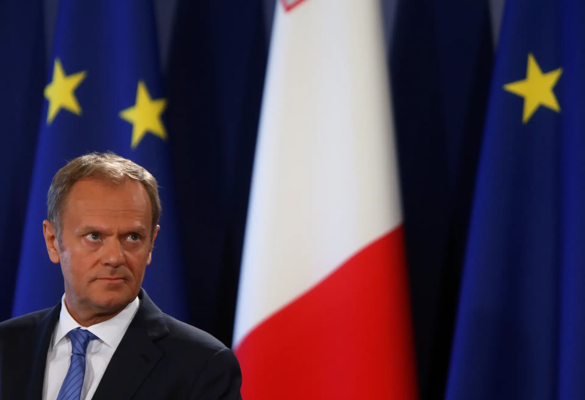 Donald Tusk responsabiliza regime sírio e quem o apoia pelo ataque químico