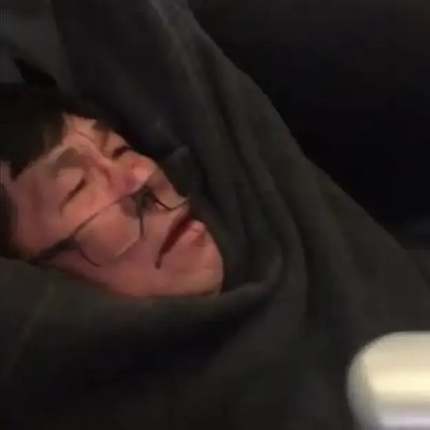 Passageiro da United Airlines foi expulso por ser "desrespeitoso"