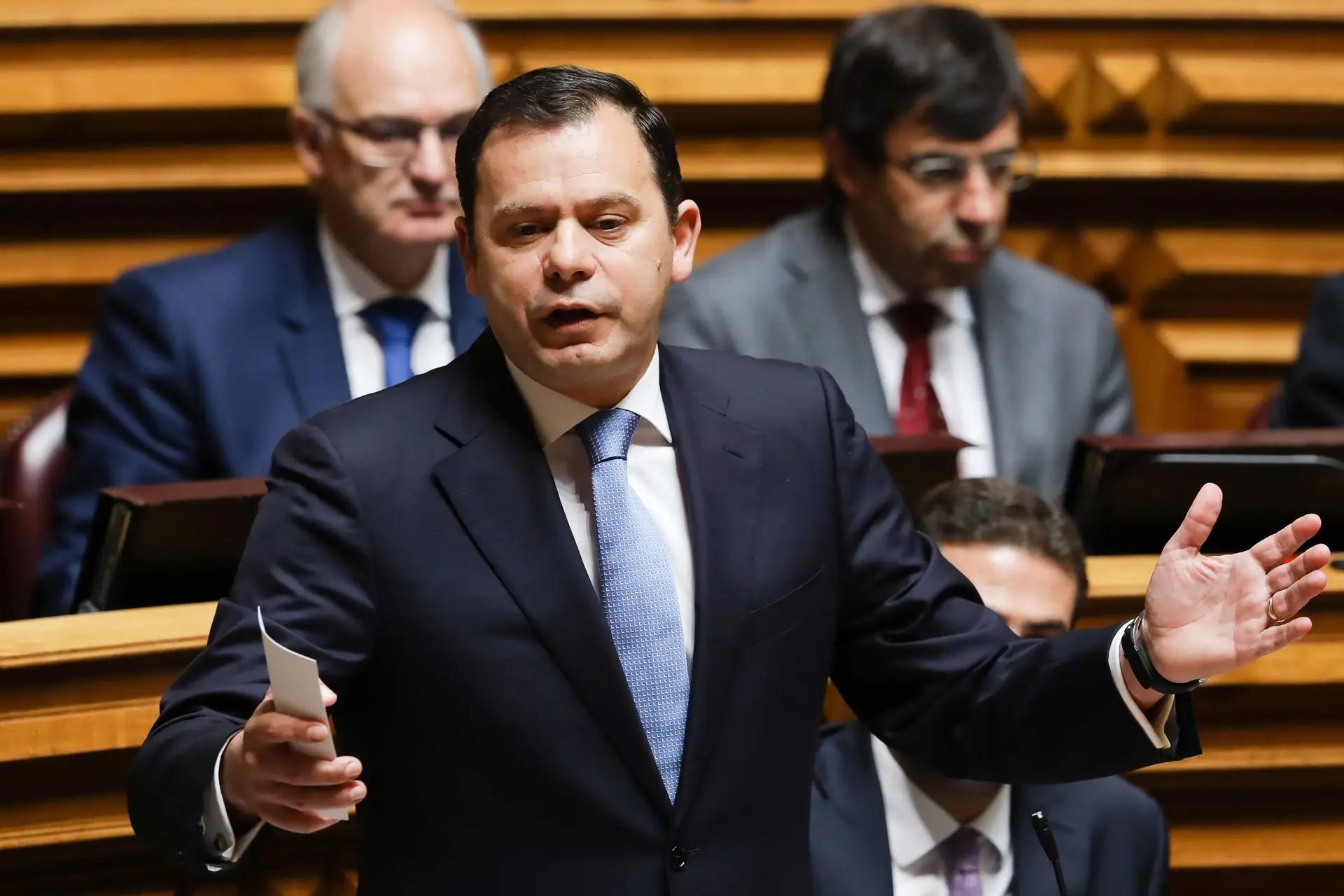 PSD acusa Governo de "entradas de leão e saídas de ratinho" com Dijsselbloem