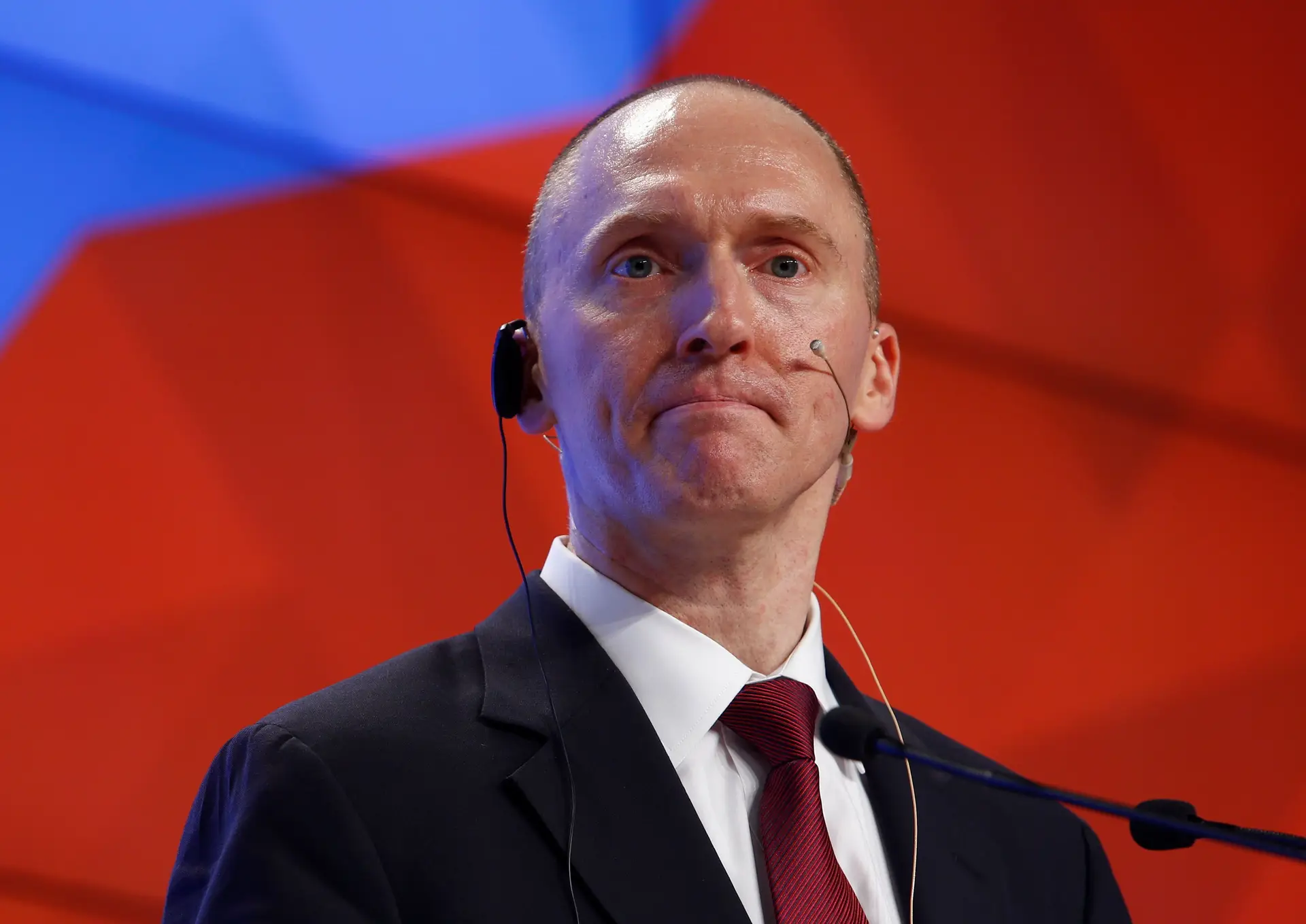FBI quis vigiar assessor de Trump por suspeita de espionagem