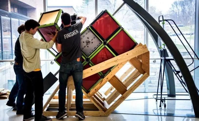 O maior cubo de Rubik do mundo