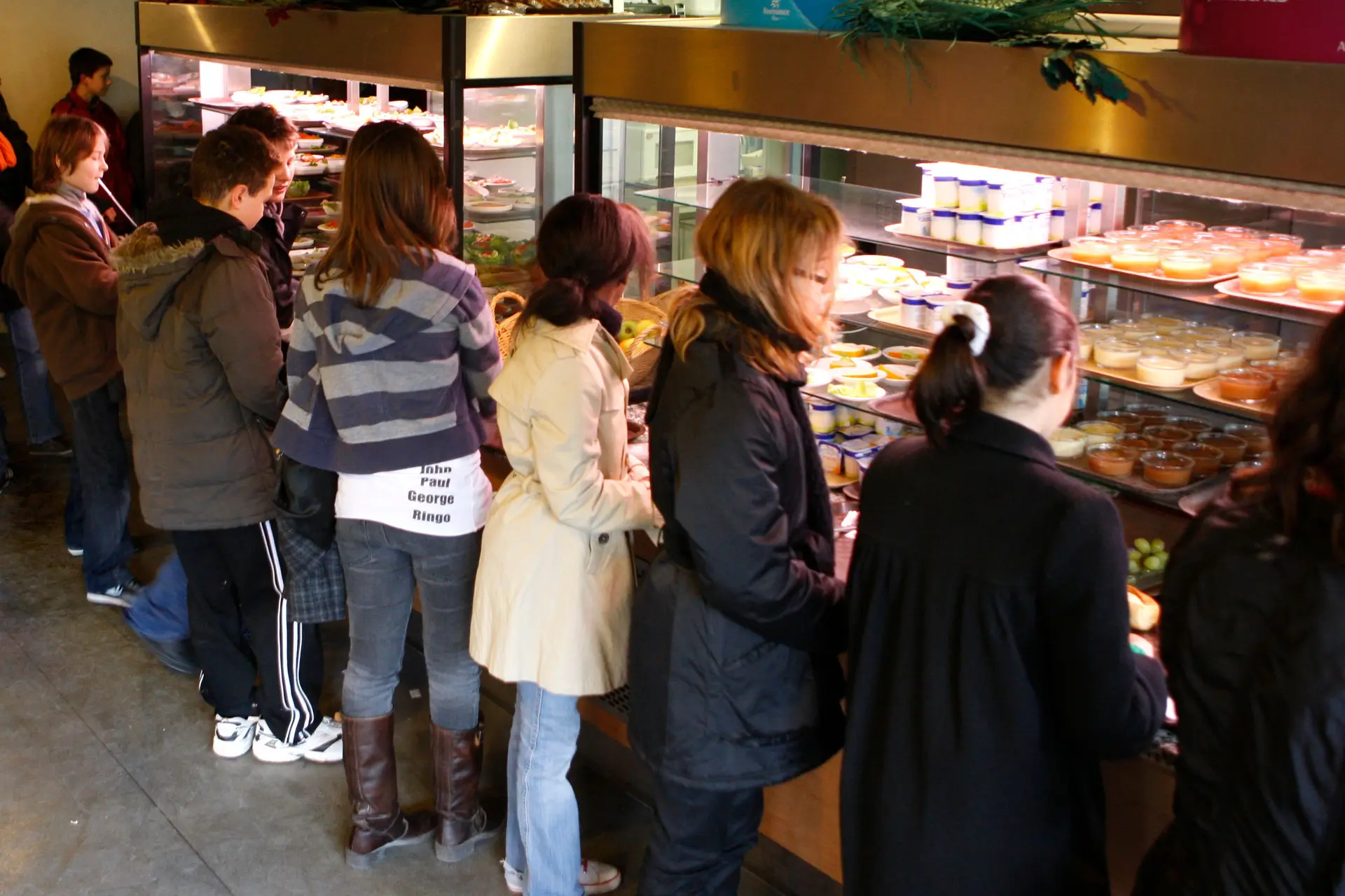 Cantinas e refeitórios públicos com opção vegetariana a partir de junho