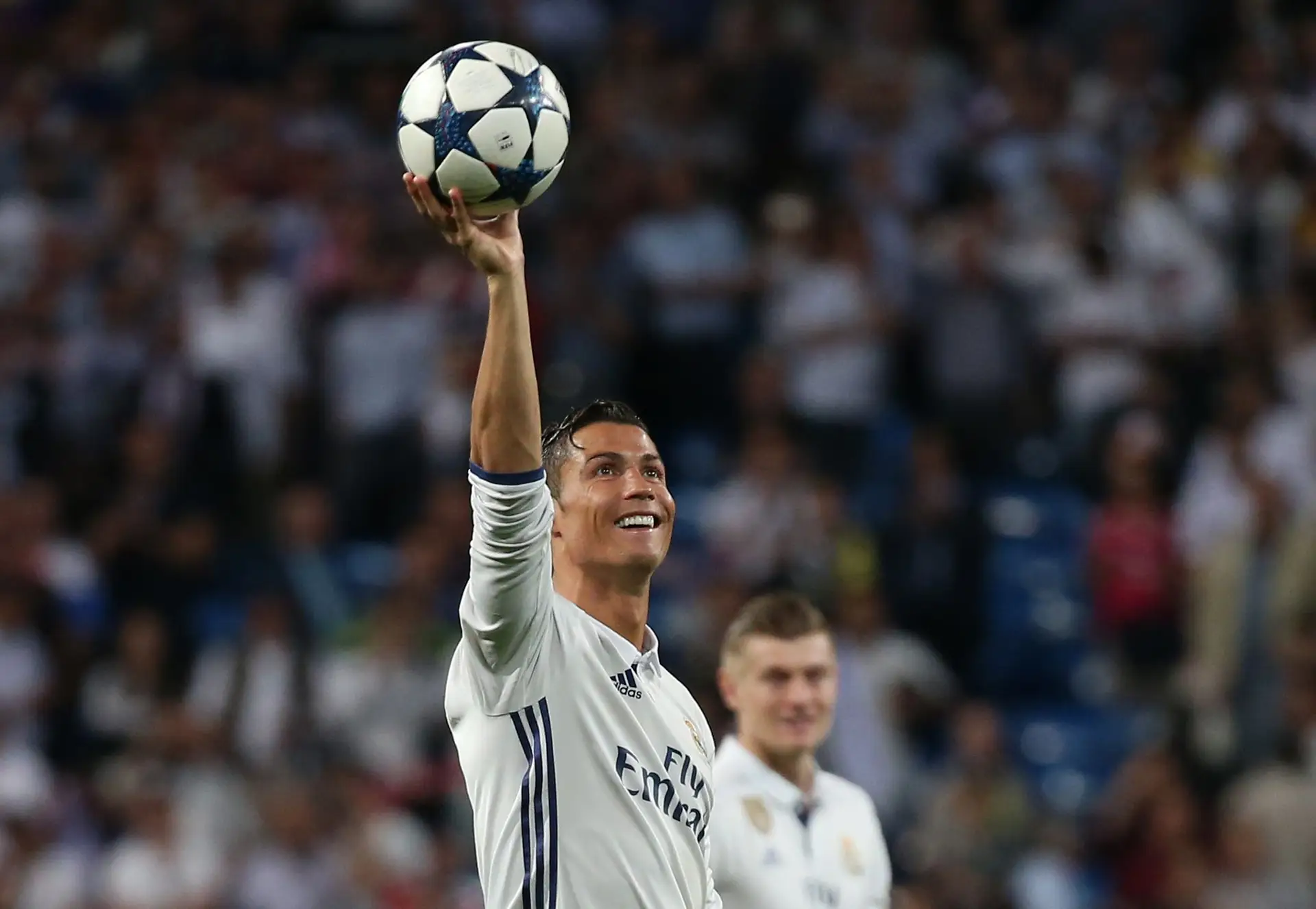 Ronaldo "muito satisfeito" com hat-trick que pôs Real Madrid nas meias-finais da Champions