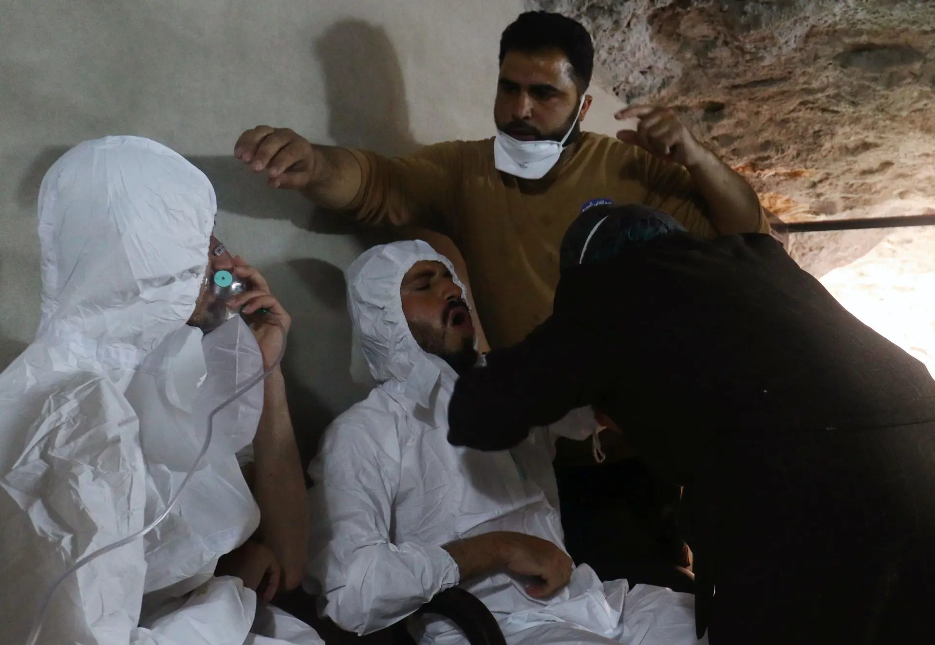 Tratamento após ataque com gás sarin em Khan Sheikhoun, Síria, em abril de 2017