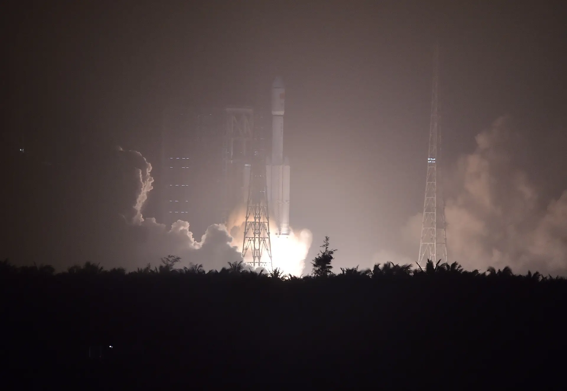 China lançou com sucesso primeiro cargueiro espacial