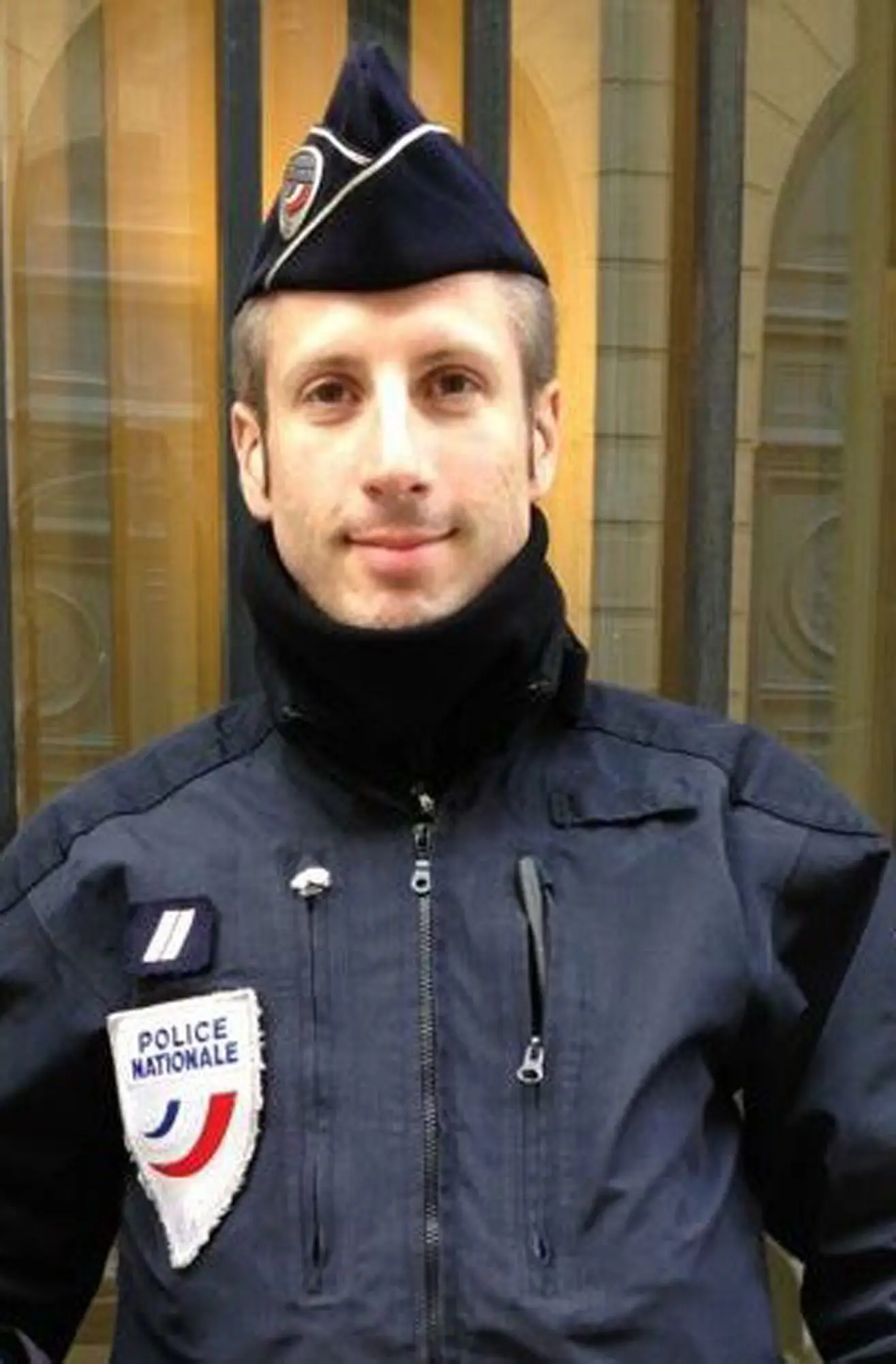 Polícia morto nos Campos Elísios esteve de serviço no Bataclan em 2015