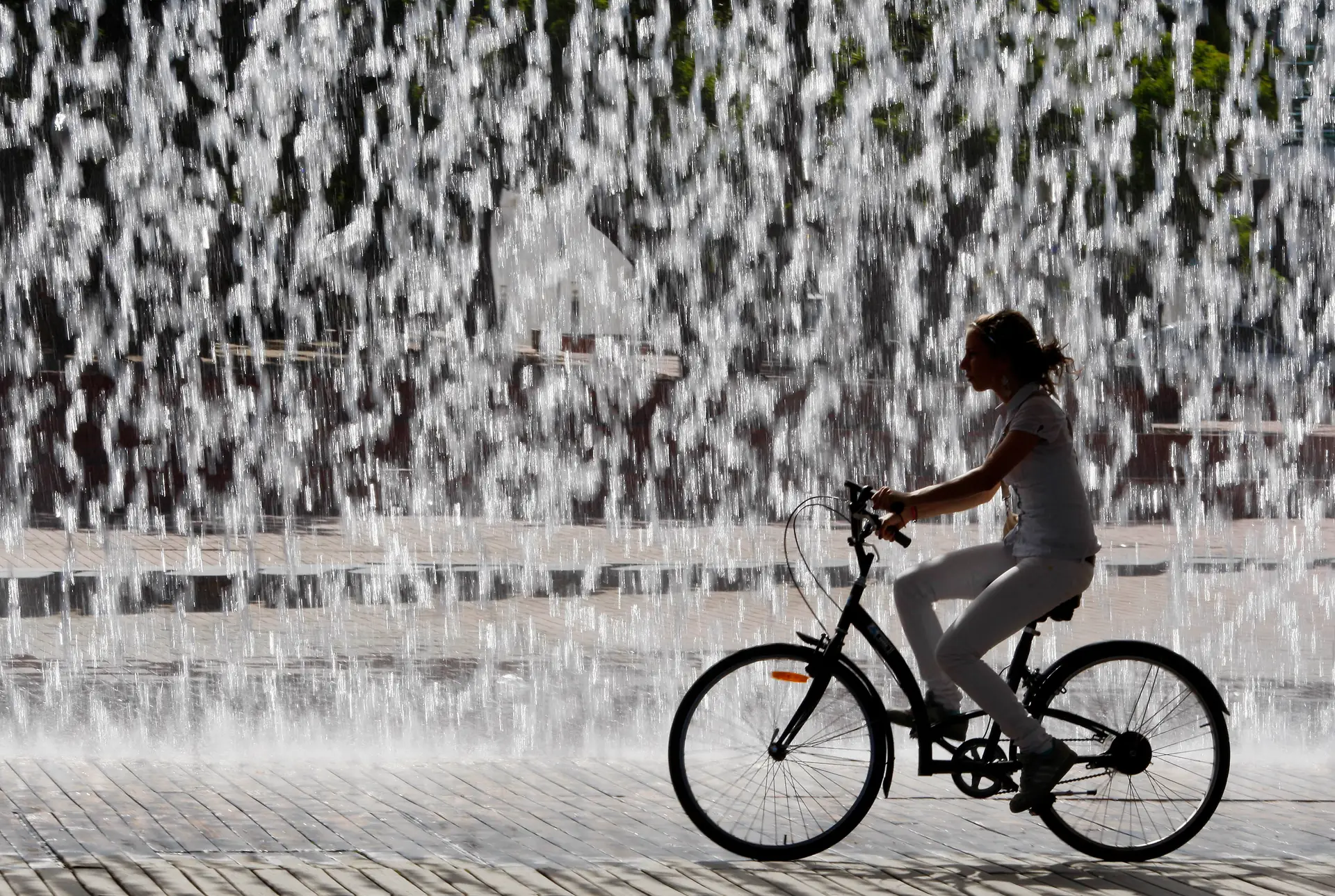 Uma volta a Portugal. De bicicleta mas sem licra