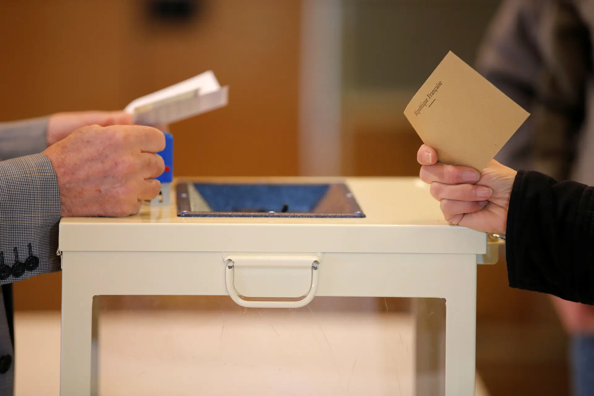 Maioria das mesas de voto para as presidenciais já encerrou