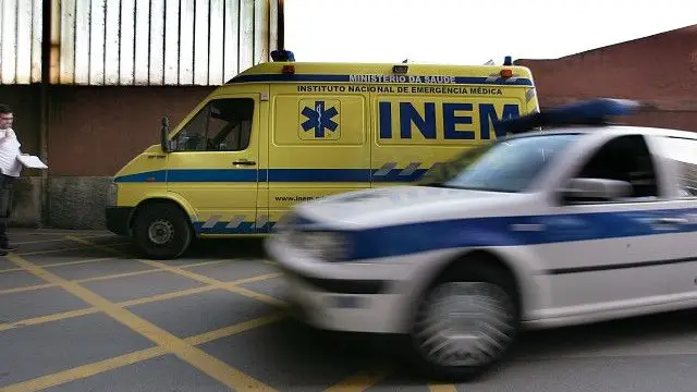 Homem morre em colisão frontal no IC2 em São João da Madeira - SIC Notícias
