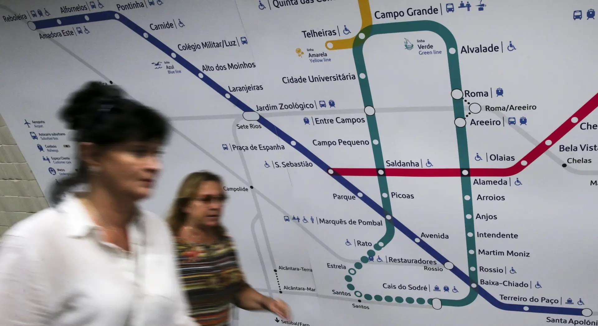 Linha Azul do Metro de Lisboa vai funcionar 24 horas na noite de Santo António