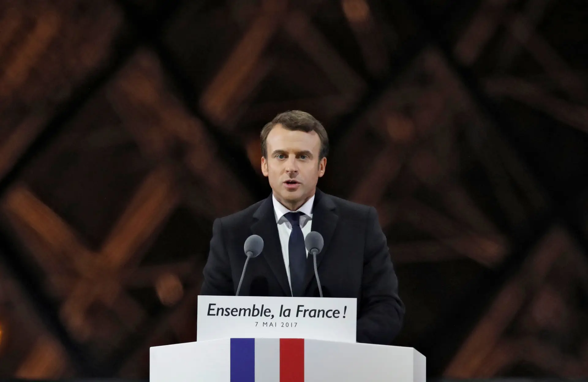 Irão saúda vitória de Macron e pede melhores relações bilaterais