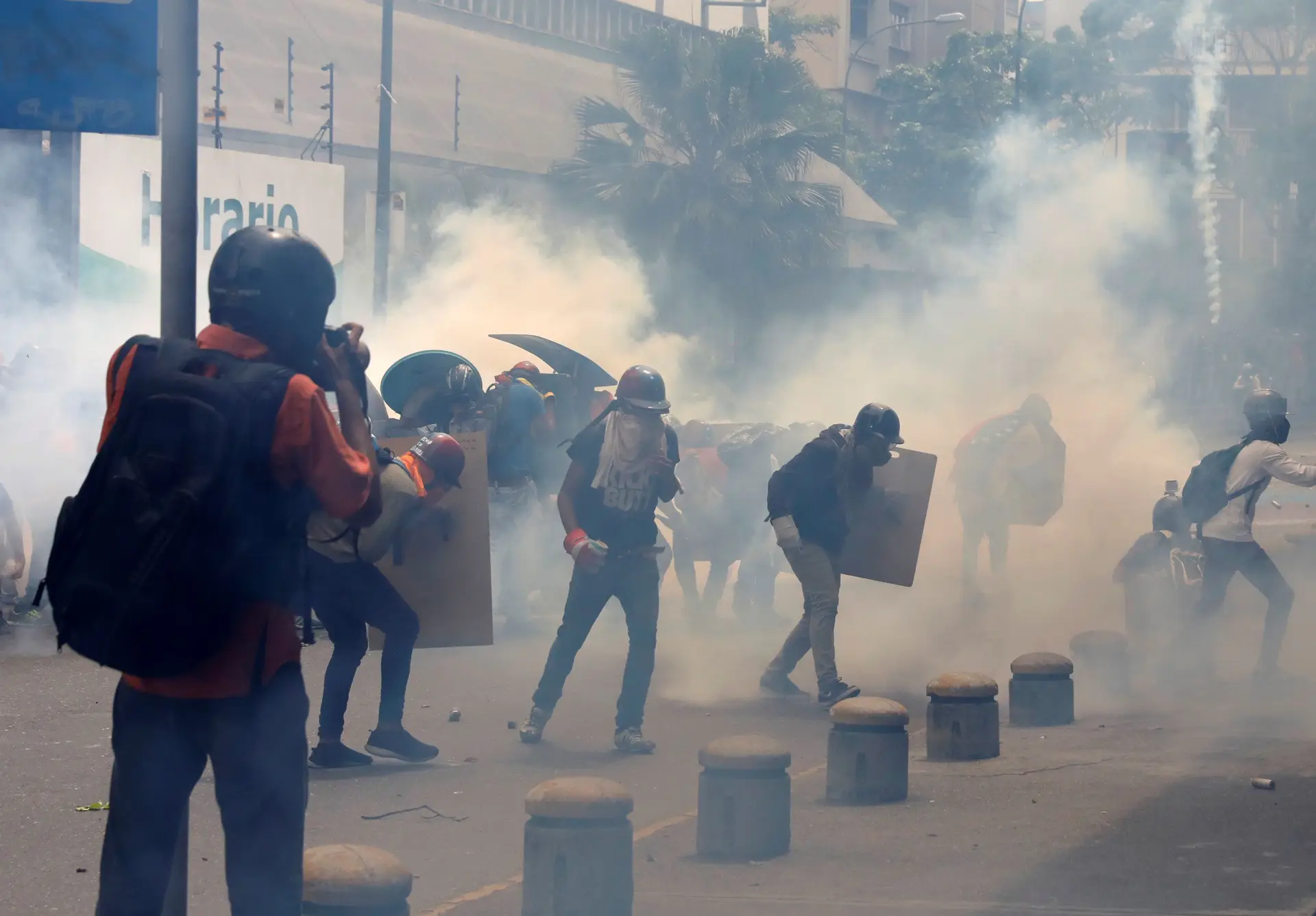 Protestos regressam às ruas de Caracas