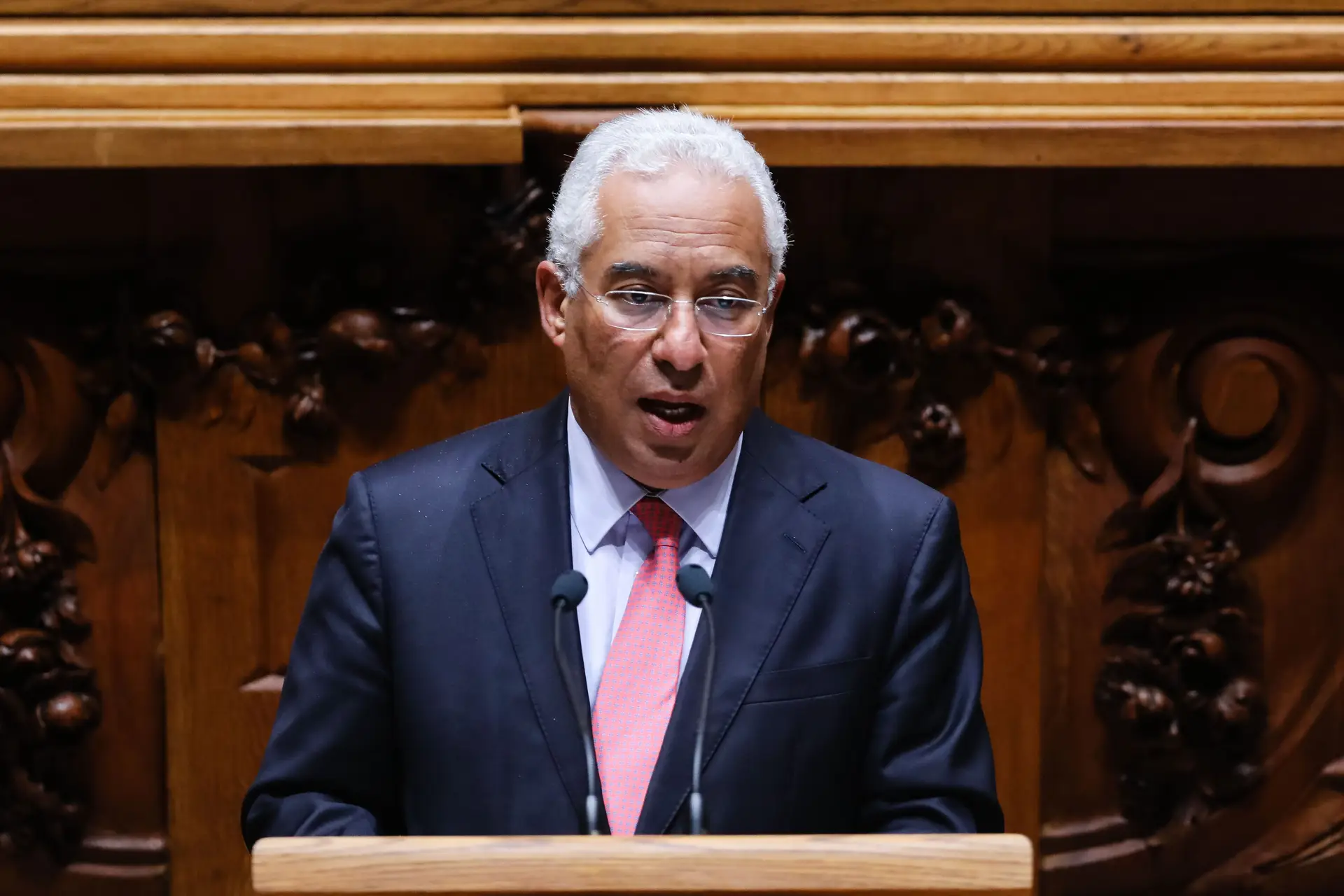 Costa afirma que Estado tem de dar primeiro exemplo no combate ao trabalho precário