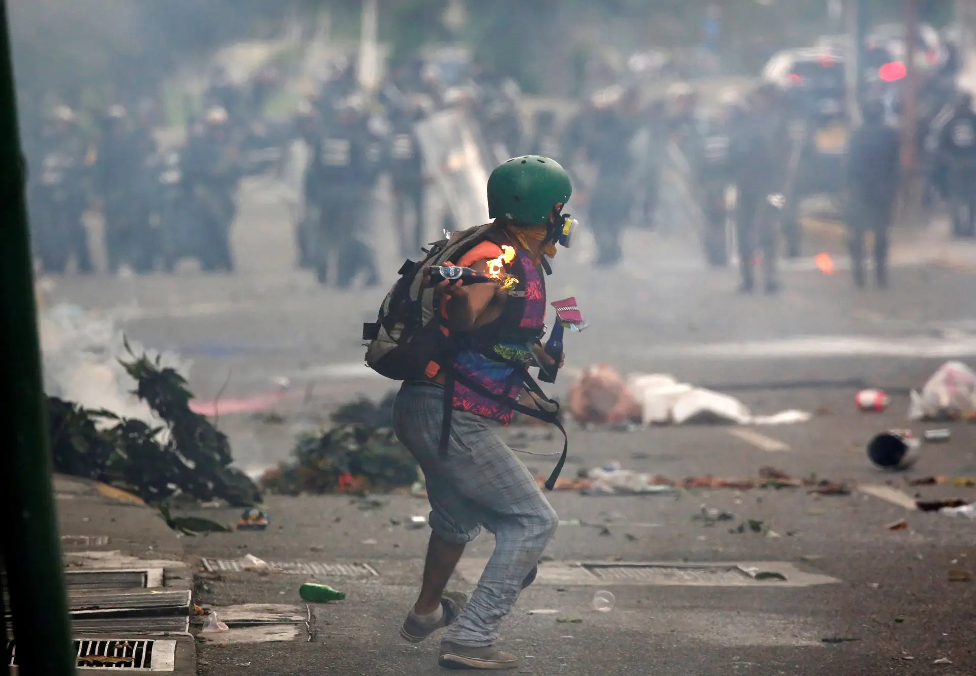Um morto e mais de 140 feridos em Caracas
