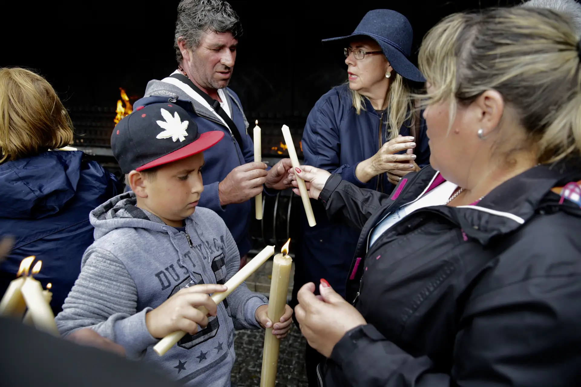 Quase duas horas para queimar velas no Santuário de Fátima