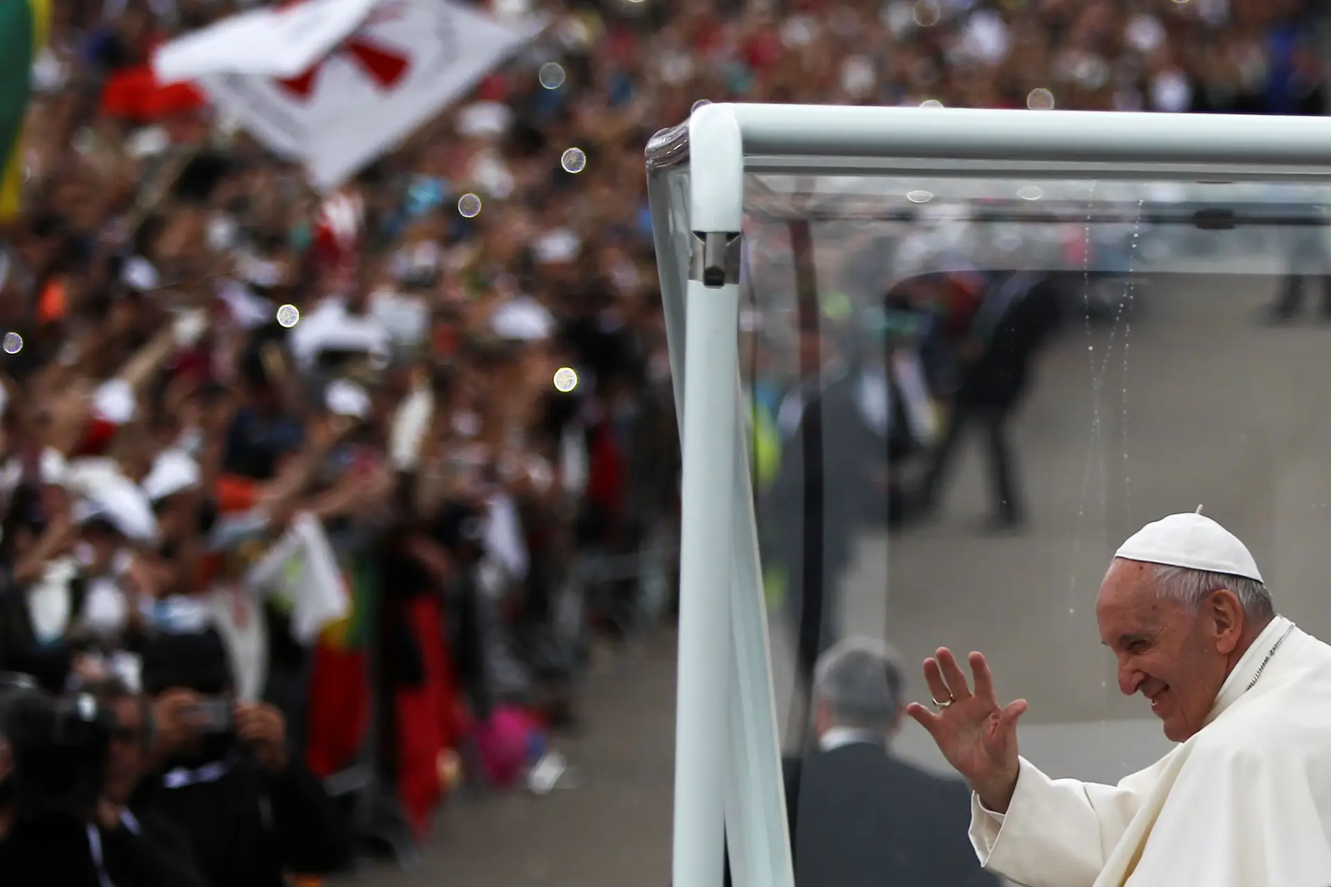 Francisco diz que Fátima é sobretudo "um manto de luz"