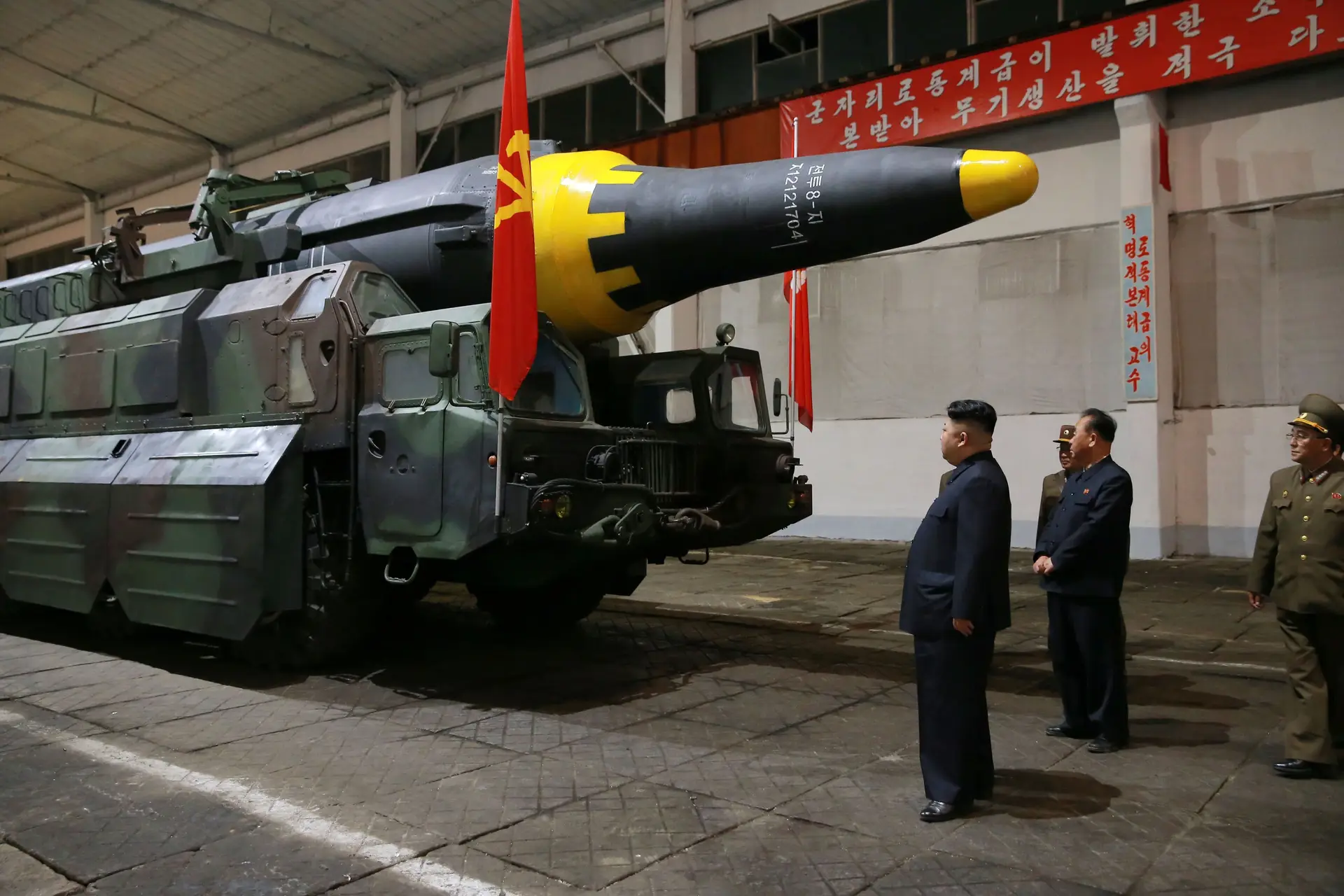 Coreia do Norte avisa que novo míssil tem capacidade para transportar ogiva nuclear
