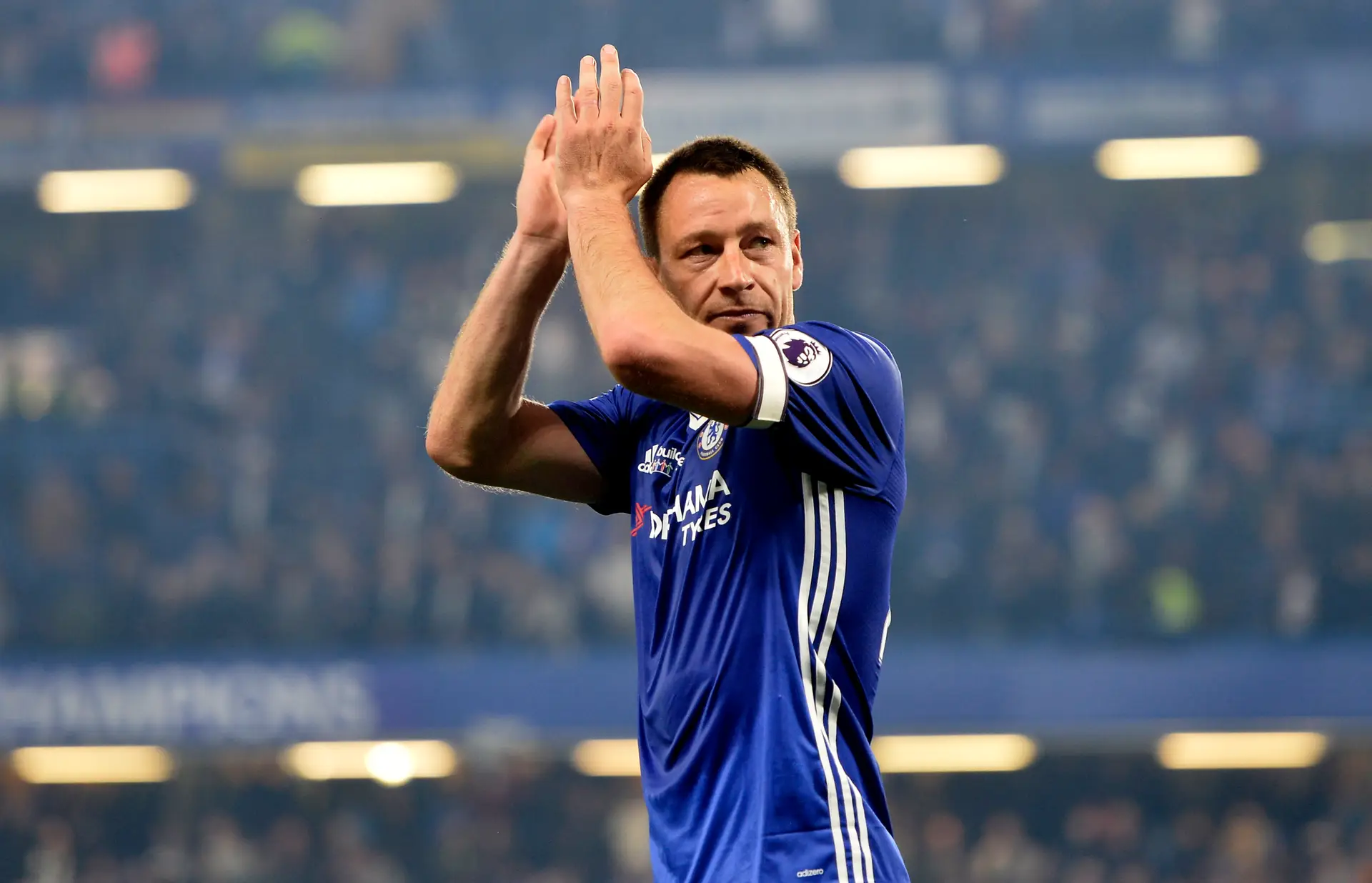 John Terry despede-se dos relvados