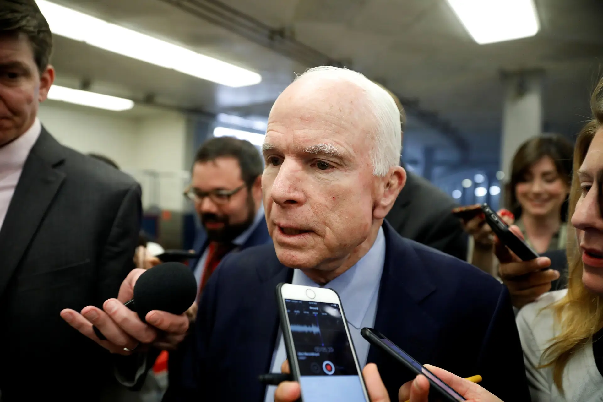 John McCain exige expulsão do embaixador da Turquia em Washington