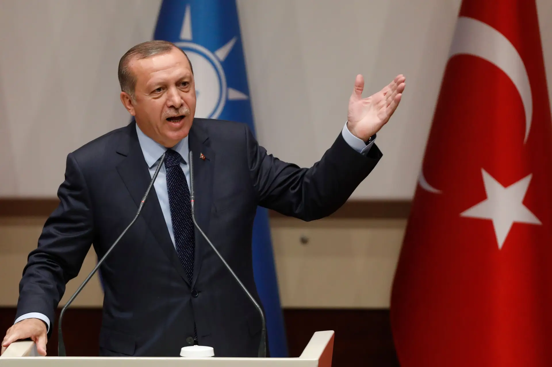 Turquia promete atacar curdos que ameacem a segurança do país