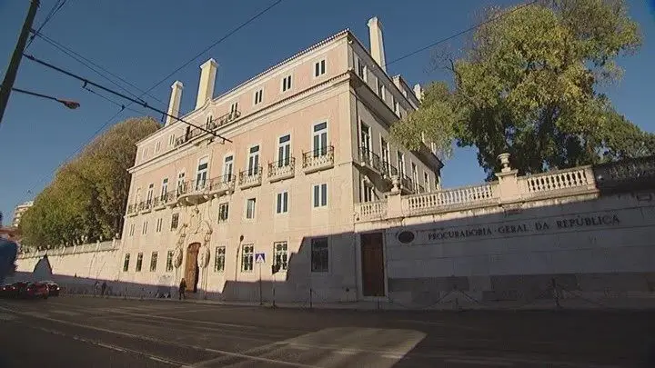 Ministério Público pede penas suspensas para Orlando Figueira e Paulo Blanco