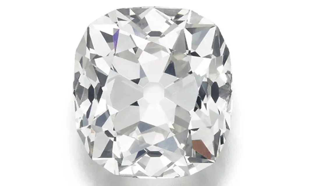 Pagaram 10 libras por diamante que vale milhares