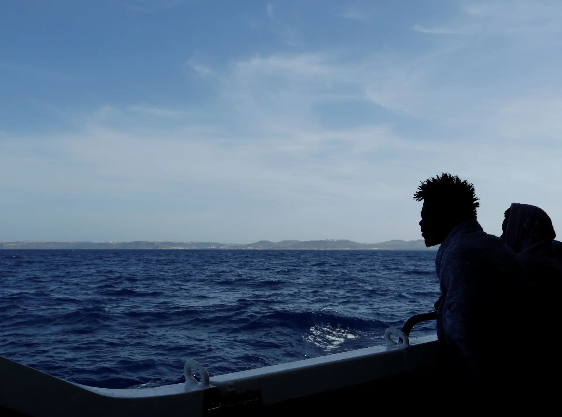 Novo naufrágio no Mediterrâneo com 156 desaparecidos