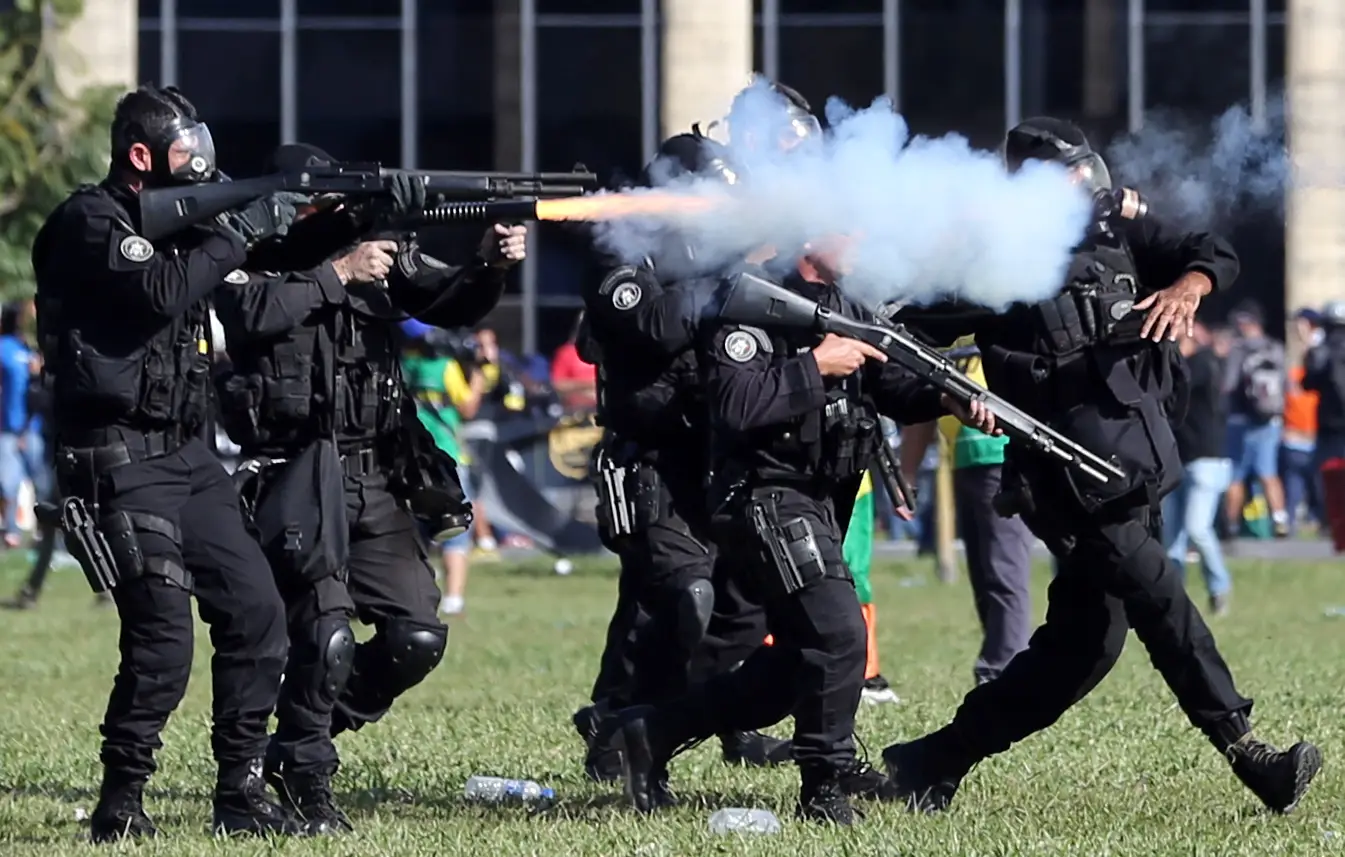 Temer revoga decreto que autorizava uso de militares nas ruas de Brasília