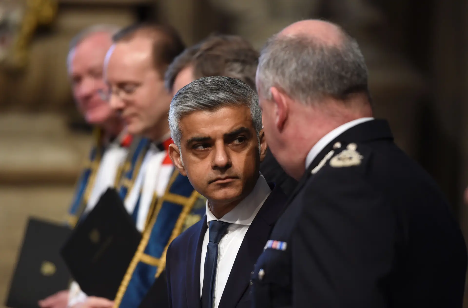 Sadiq Khan tem "coisas mais importantes para fazer" do que responder a Trump
