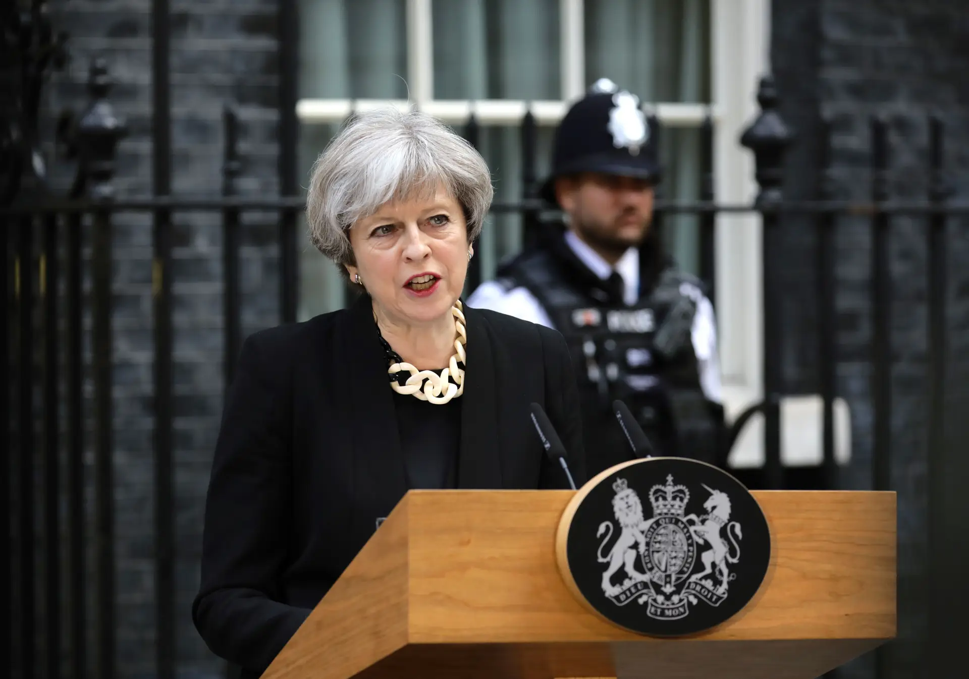 Theresa May continua a perder terreno para o Partido Trabalhista