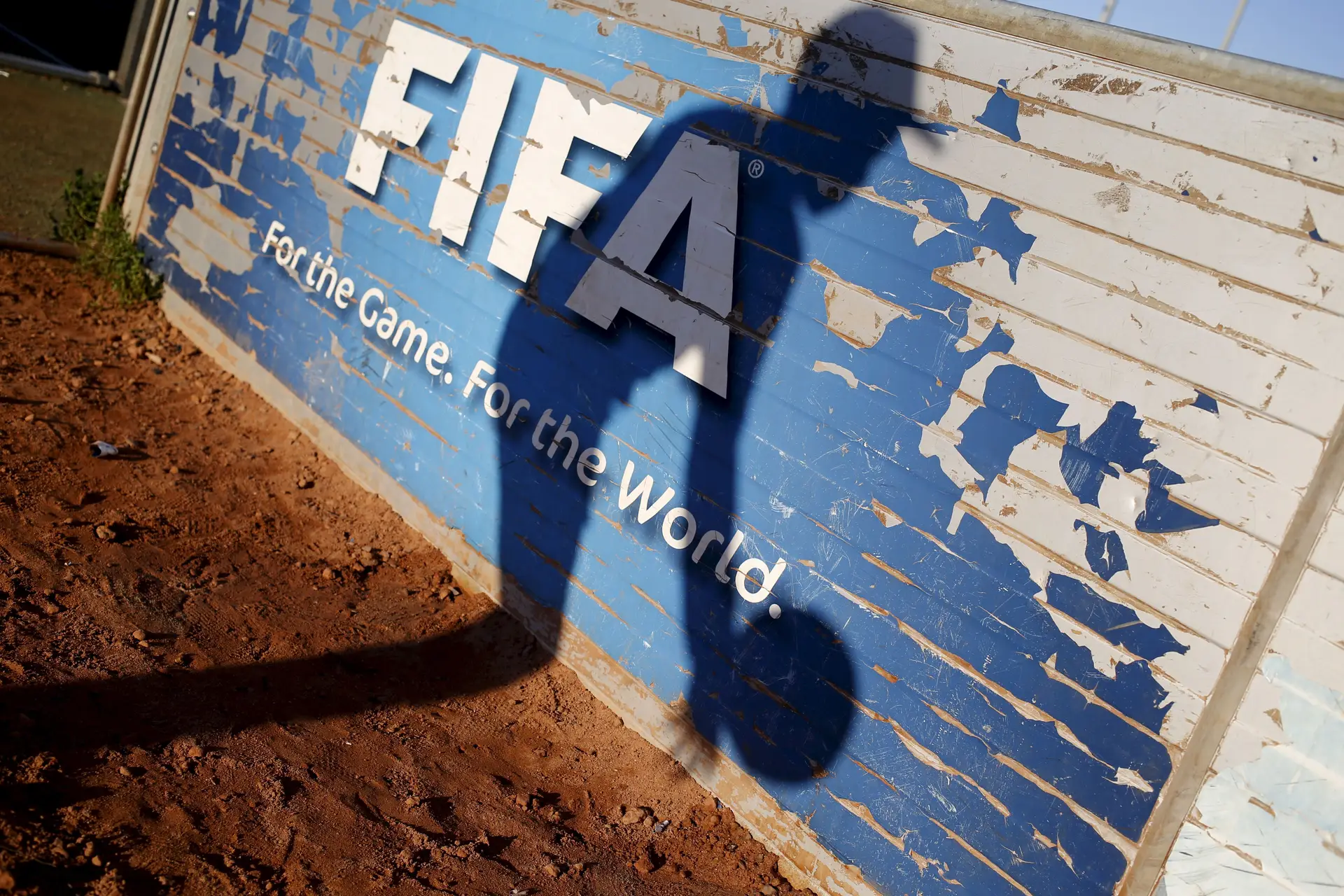 FIFA mantém contacto regular com organização do Mundial Qatar 2022