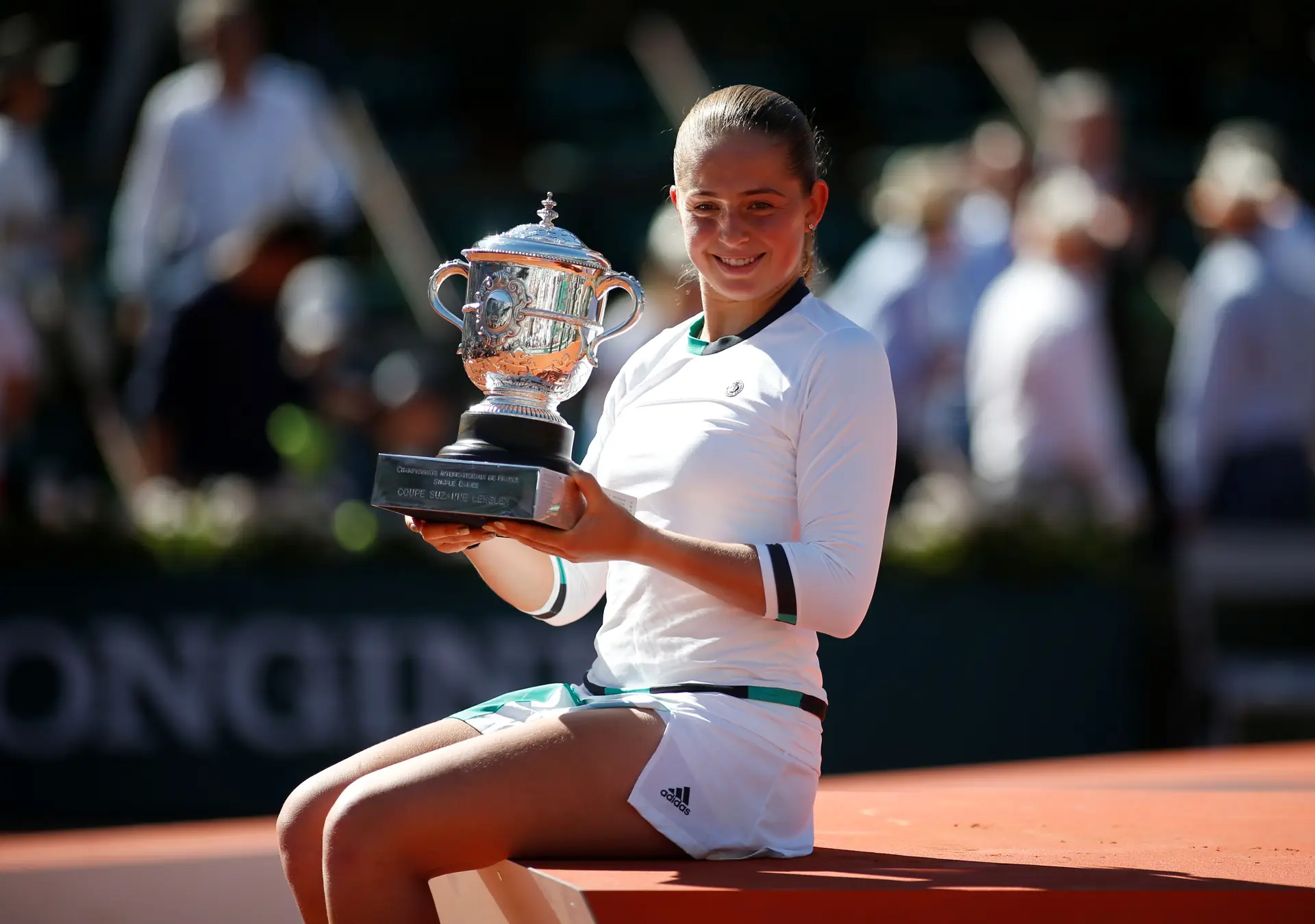 Jelena Ostapenko com vitória histórica em Roland Garros