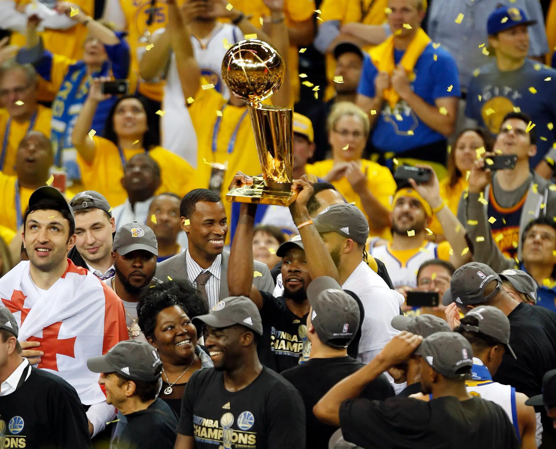 Campeões da NBA rompem tradição e não visitam Trump