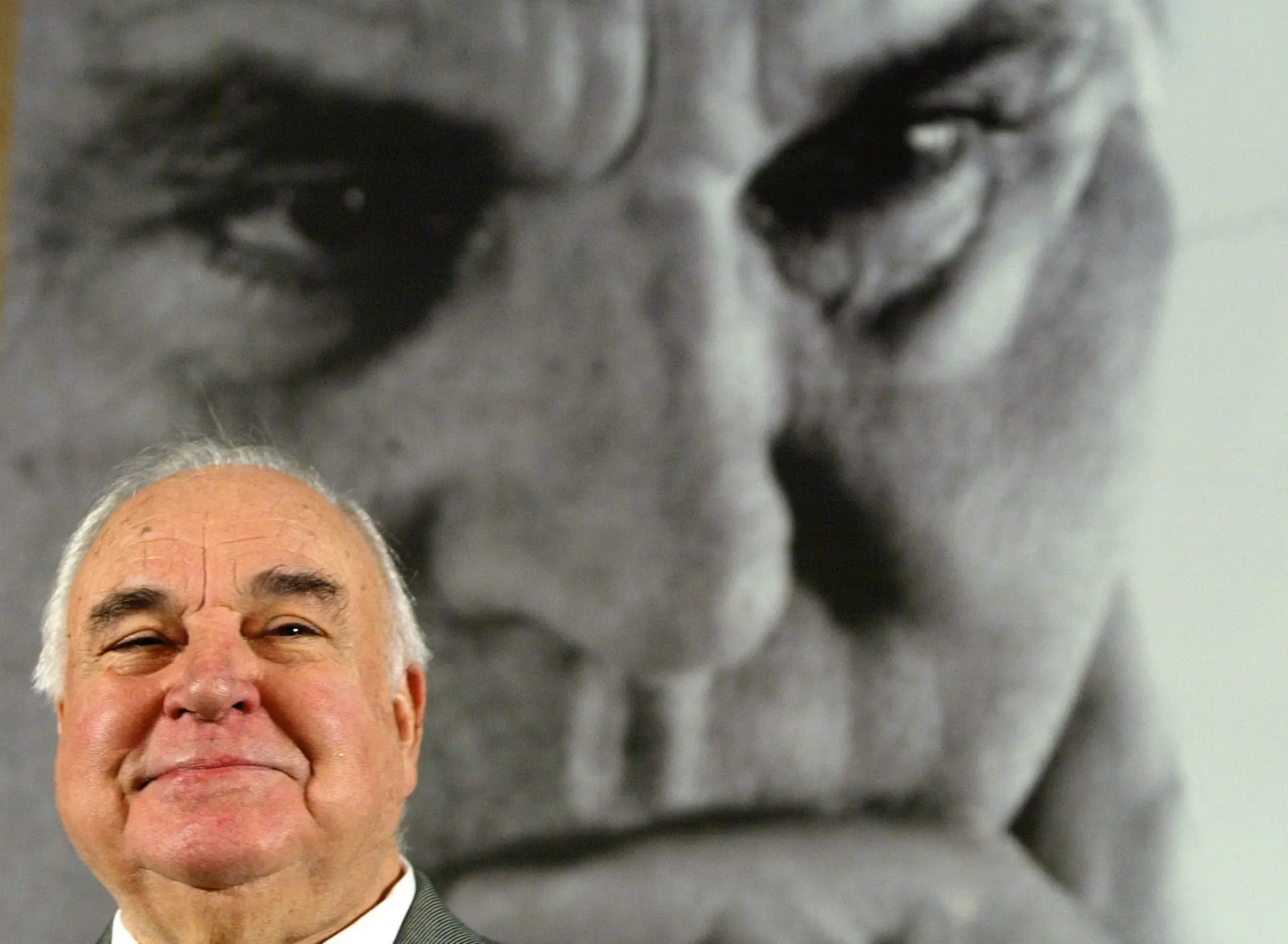Dirigentes mundiais elogiam legado do ex-chanceler alemão