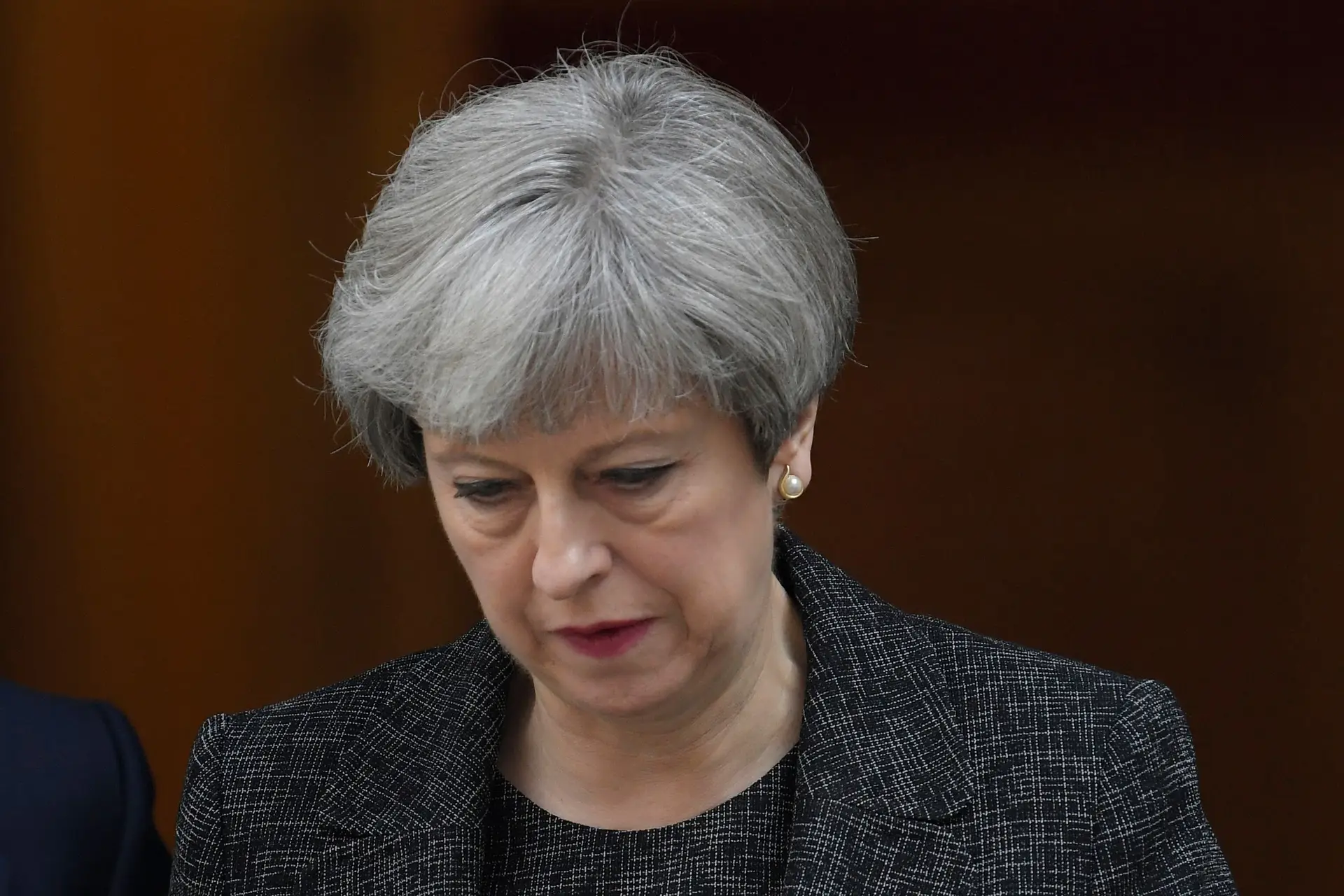 May destina 5,7 milhões € para vítimas do incêndio em Londres
