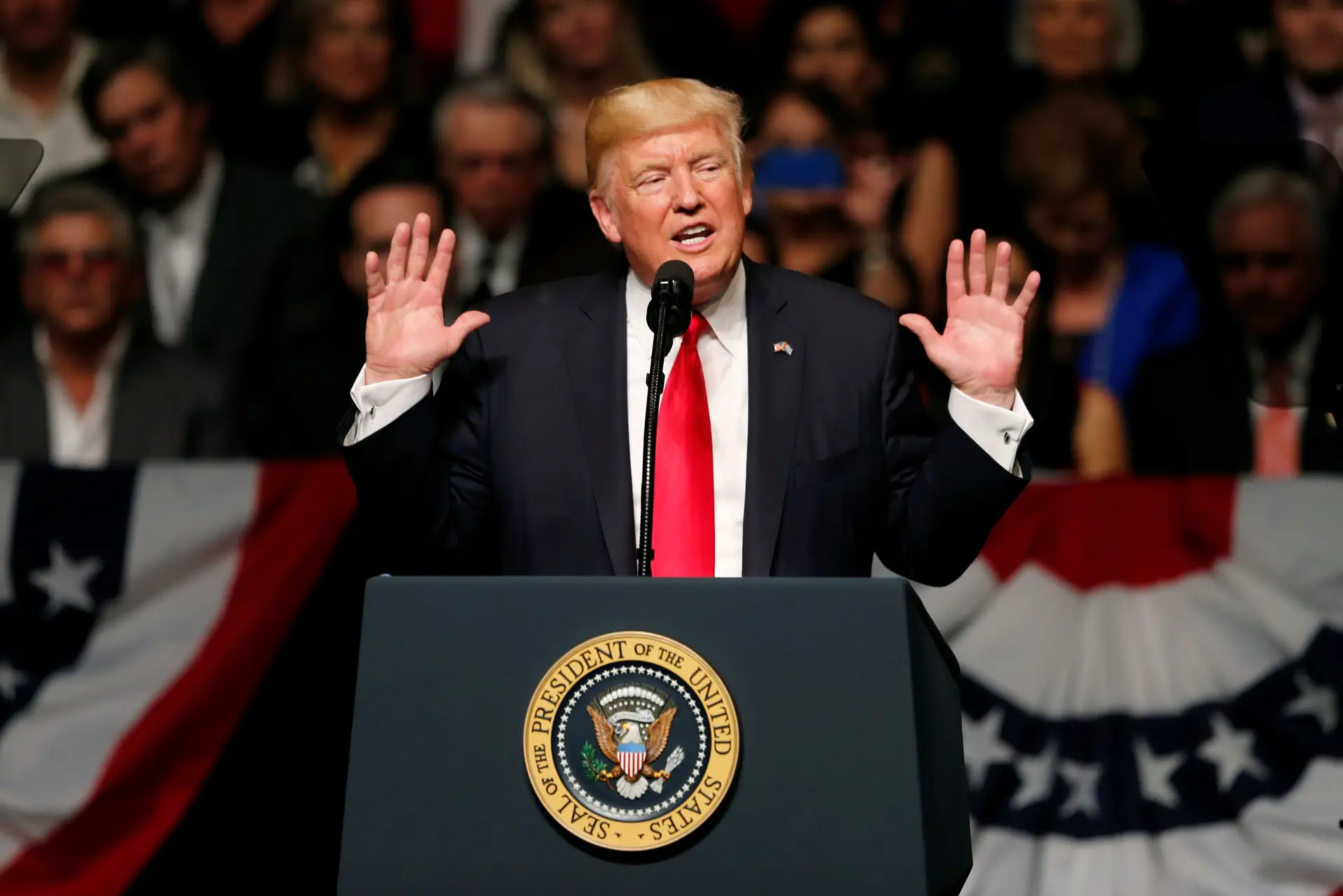 Trump diz que não gravou as conversas com Comey