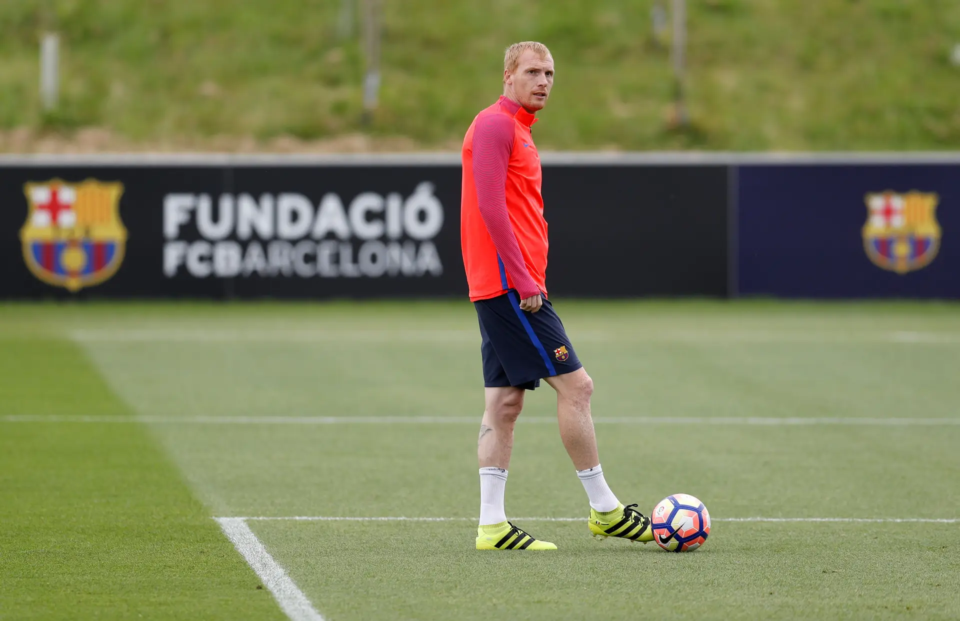 Jérémy Mathieu vai ser o novo reforço do Sporting