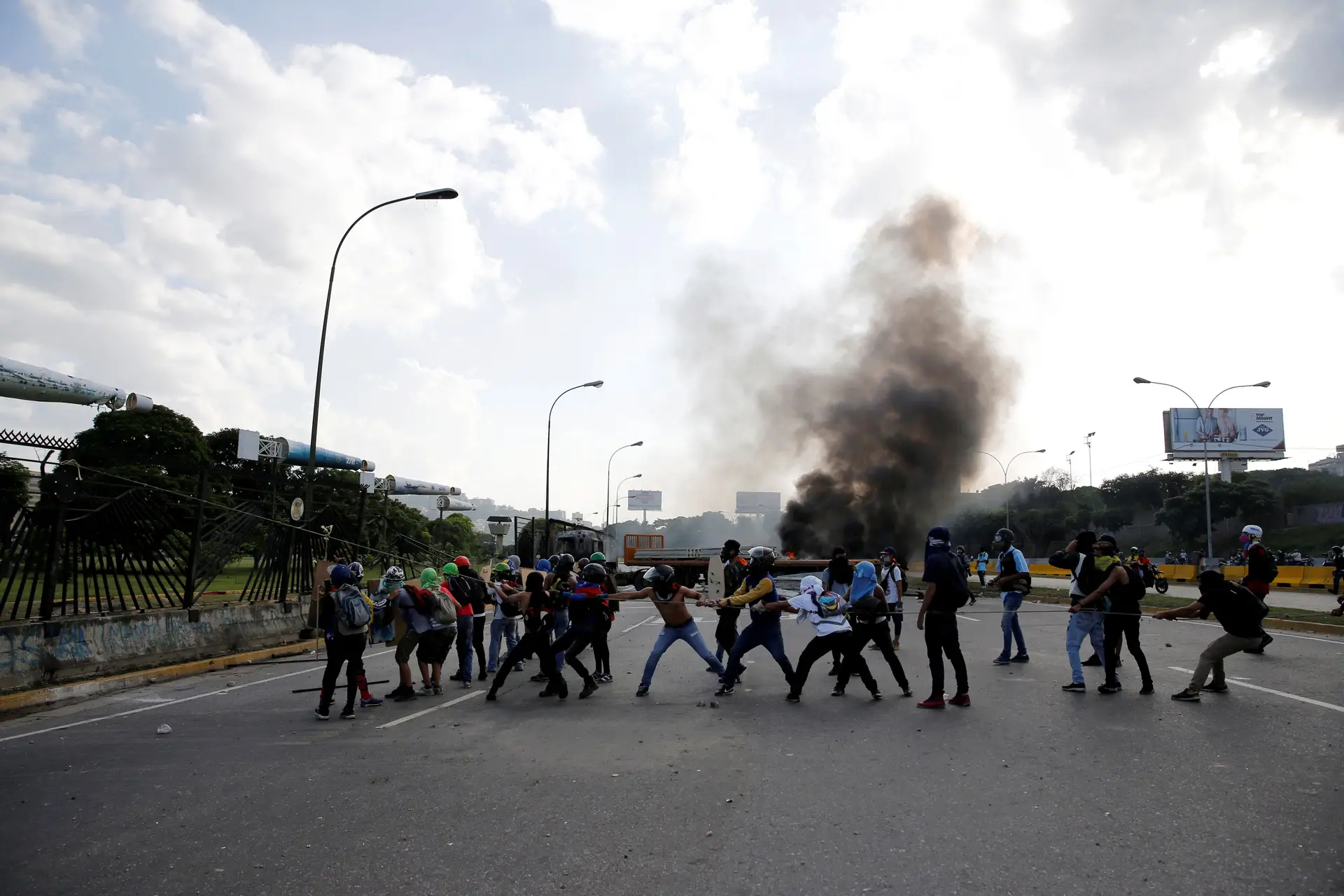 Manifestantes bloquearam Caracas