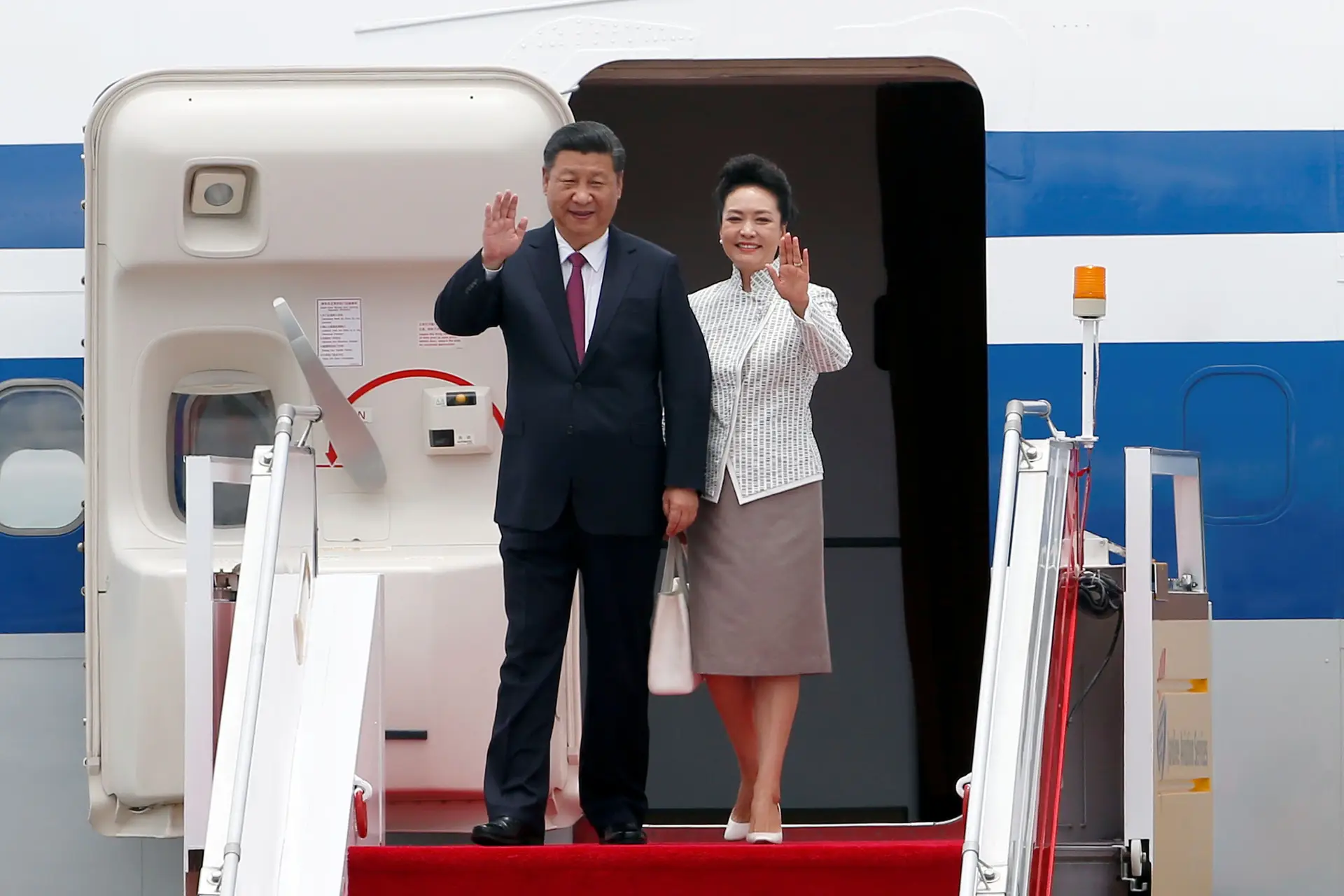 Xi Jinping inicia primeira visita a Hong Kong como Presidente da China