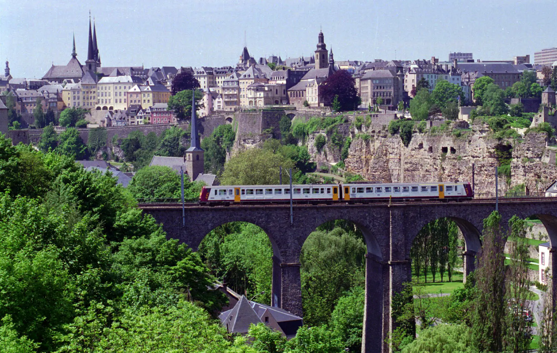 10. Luxemburgo - 64.18
