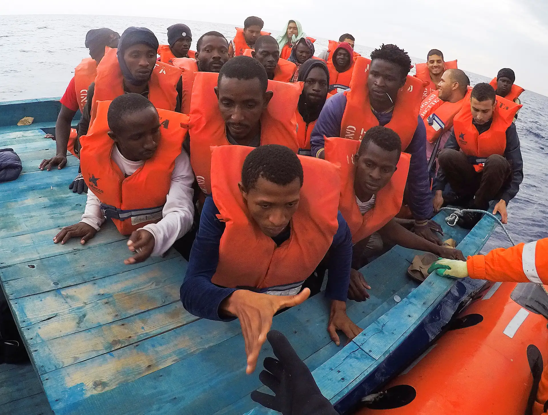 Mais de 100 mil migrantes atravessaram o Mediterrâneo desde janeiro