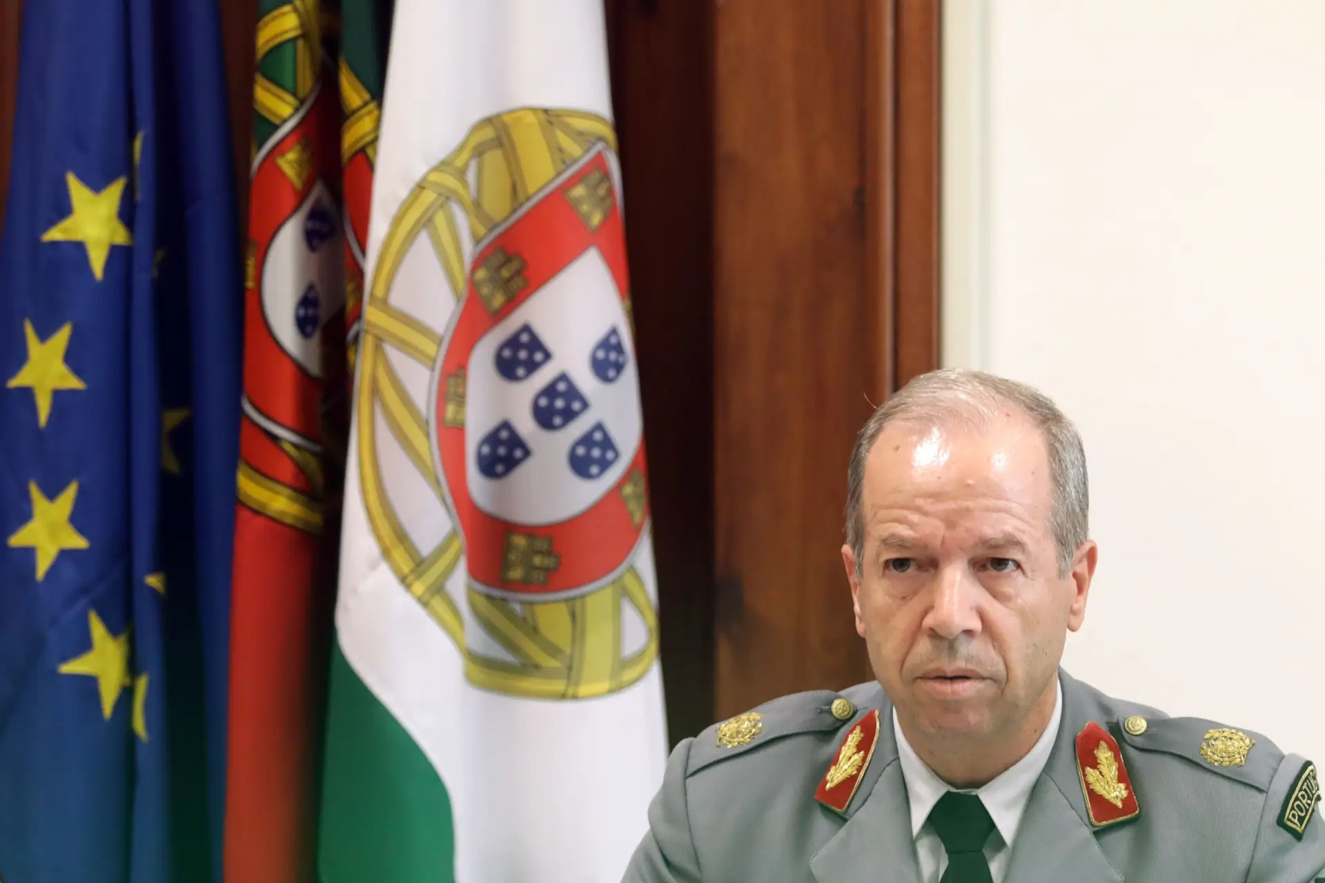 Rovisco Duarte demite-se do cargo de Chefe do Estado-Maior do Exército