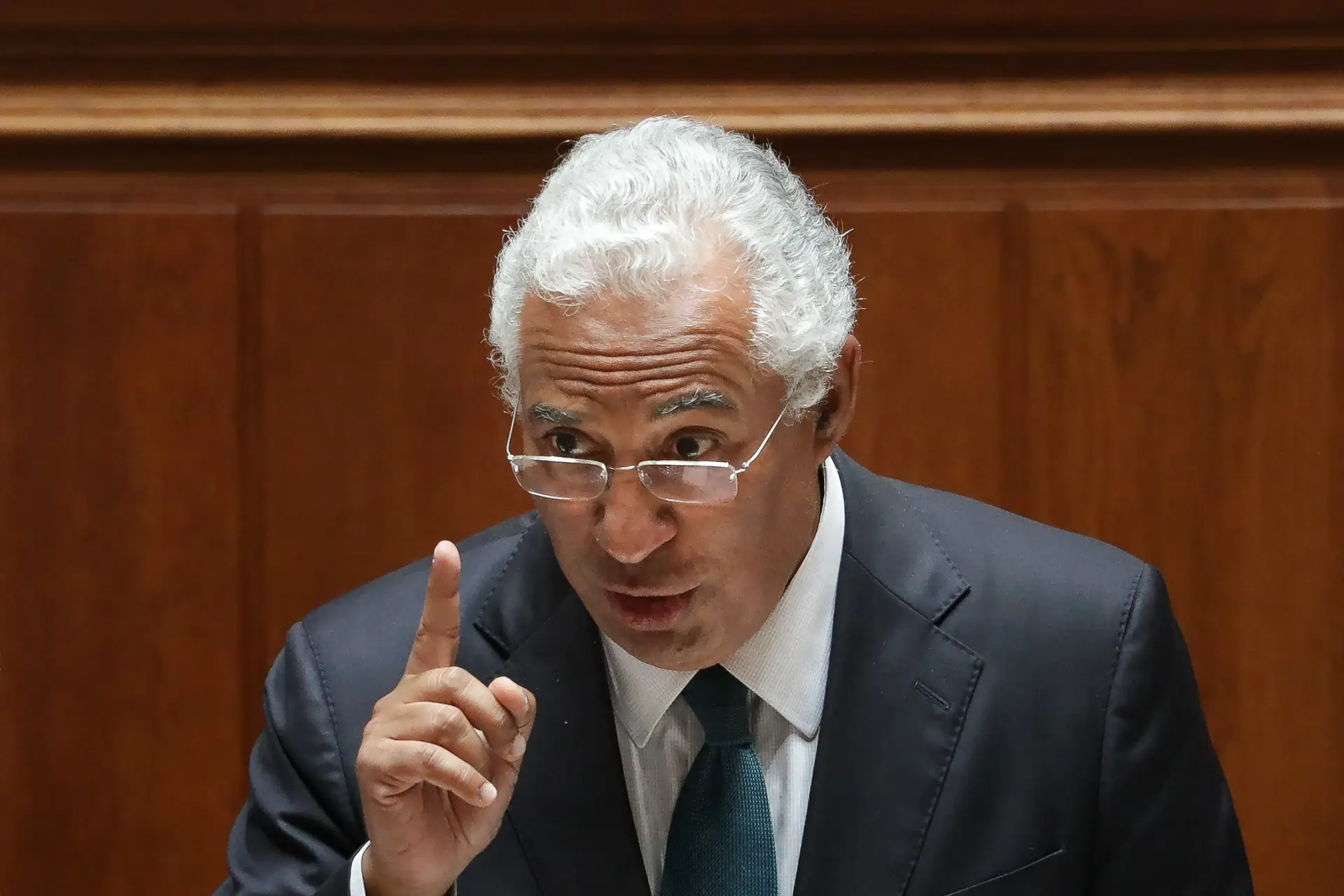 "No dia em que o primeiro-ministro e o Presidente da República entrarem numa competição de popularidade o país tem motivos para se preocupar, porque isso não corresponde ao regular funcionamento das instituições democráticas." António CostaExpresso, 19-08-2017