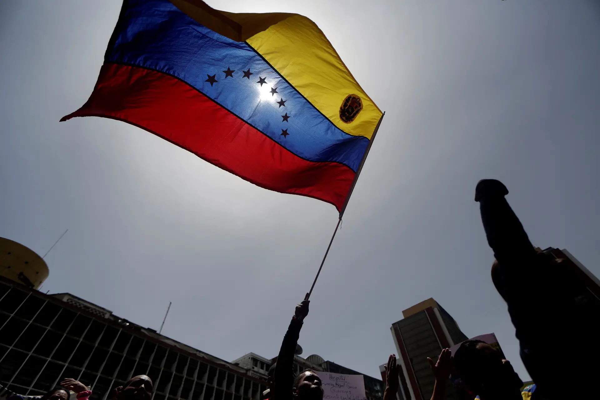 Maduro ativa o Conselho de Defesa da Nação após advertências dos EUA