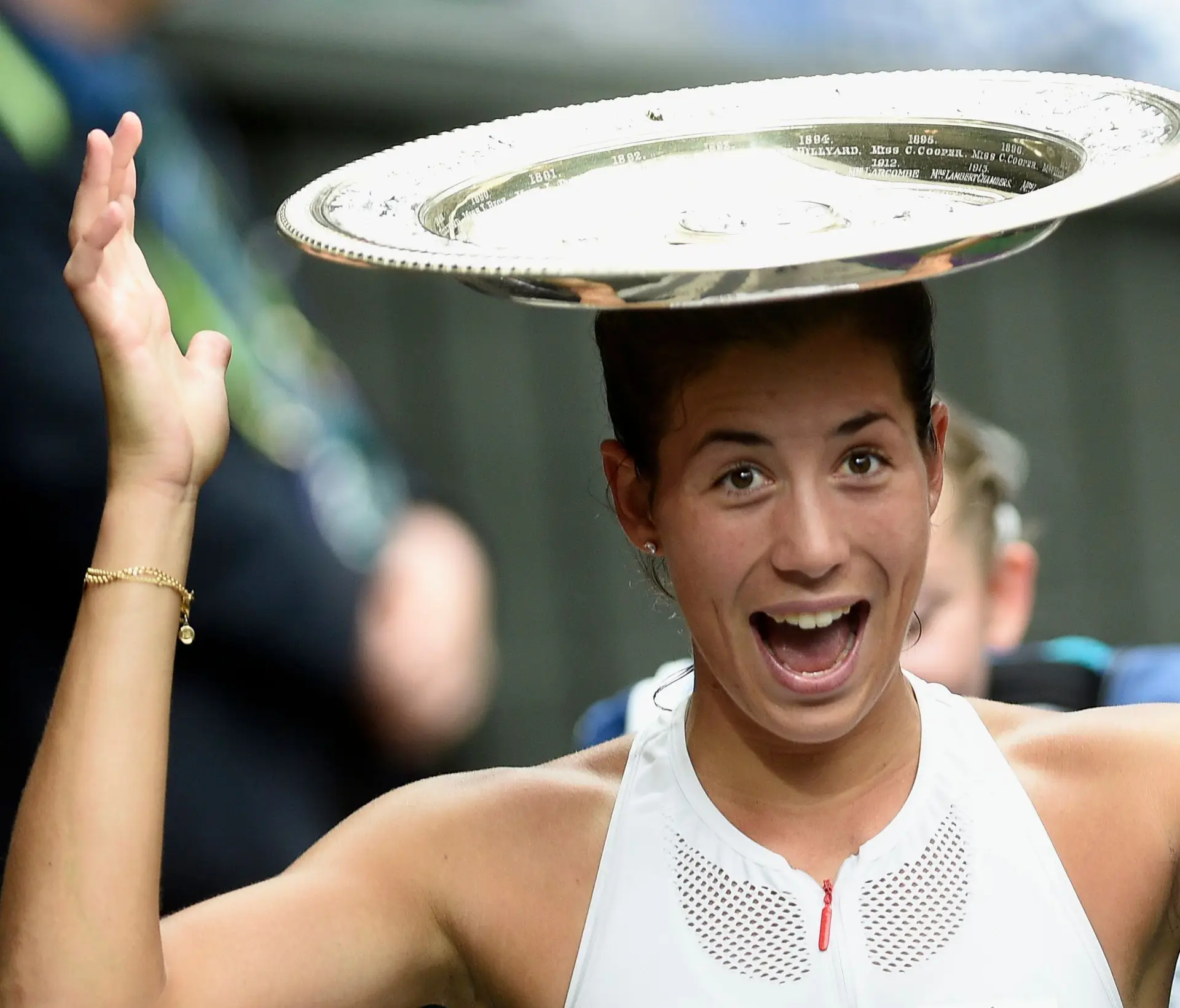 Garbiñe Muguruza vence Venus Williams e é a nova campeã de Wimbledon