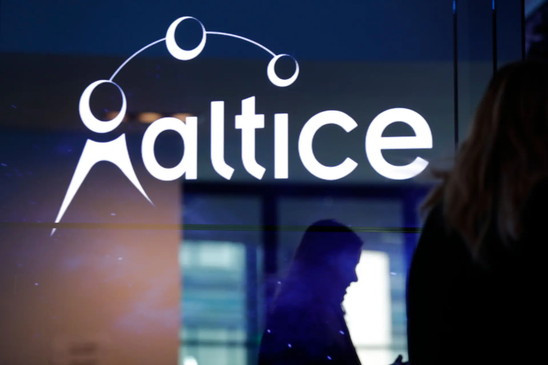 UGT apela a Governo e Marcelo para travarem políticas da Altice