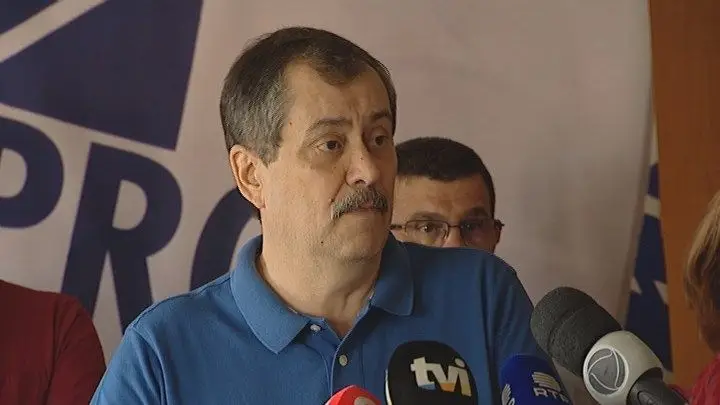 Fenprof quer reunião com Ministério para resolver problemas com colocação de professores