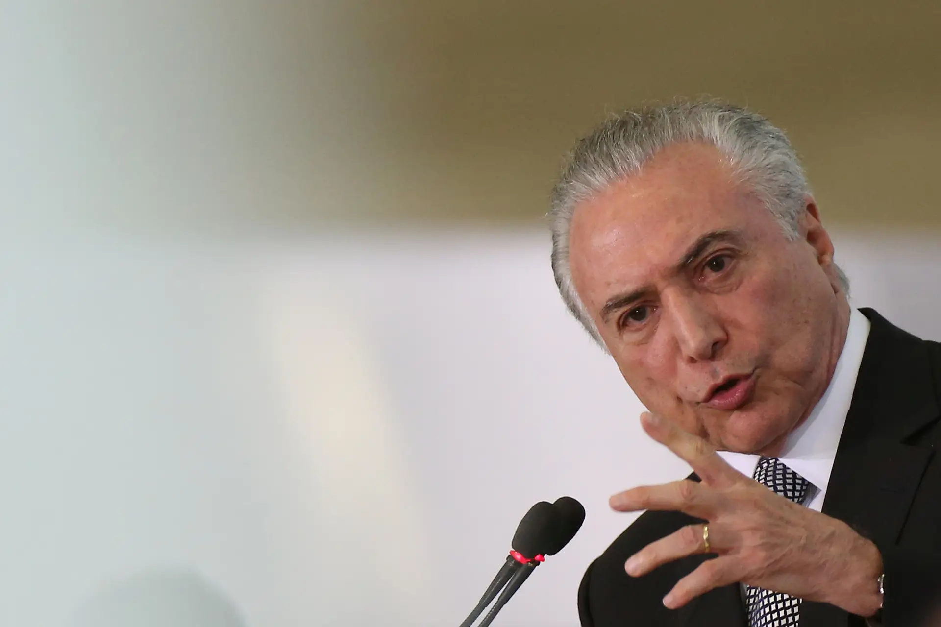 Governo brasileiro recorre de decisão judicial que suspendeu aumento de impostos