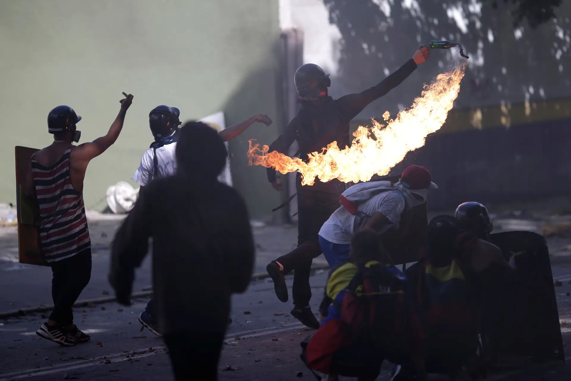 Primeiro dia de greve na Venezuela faz dois mortos