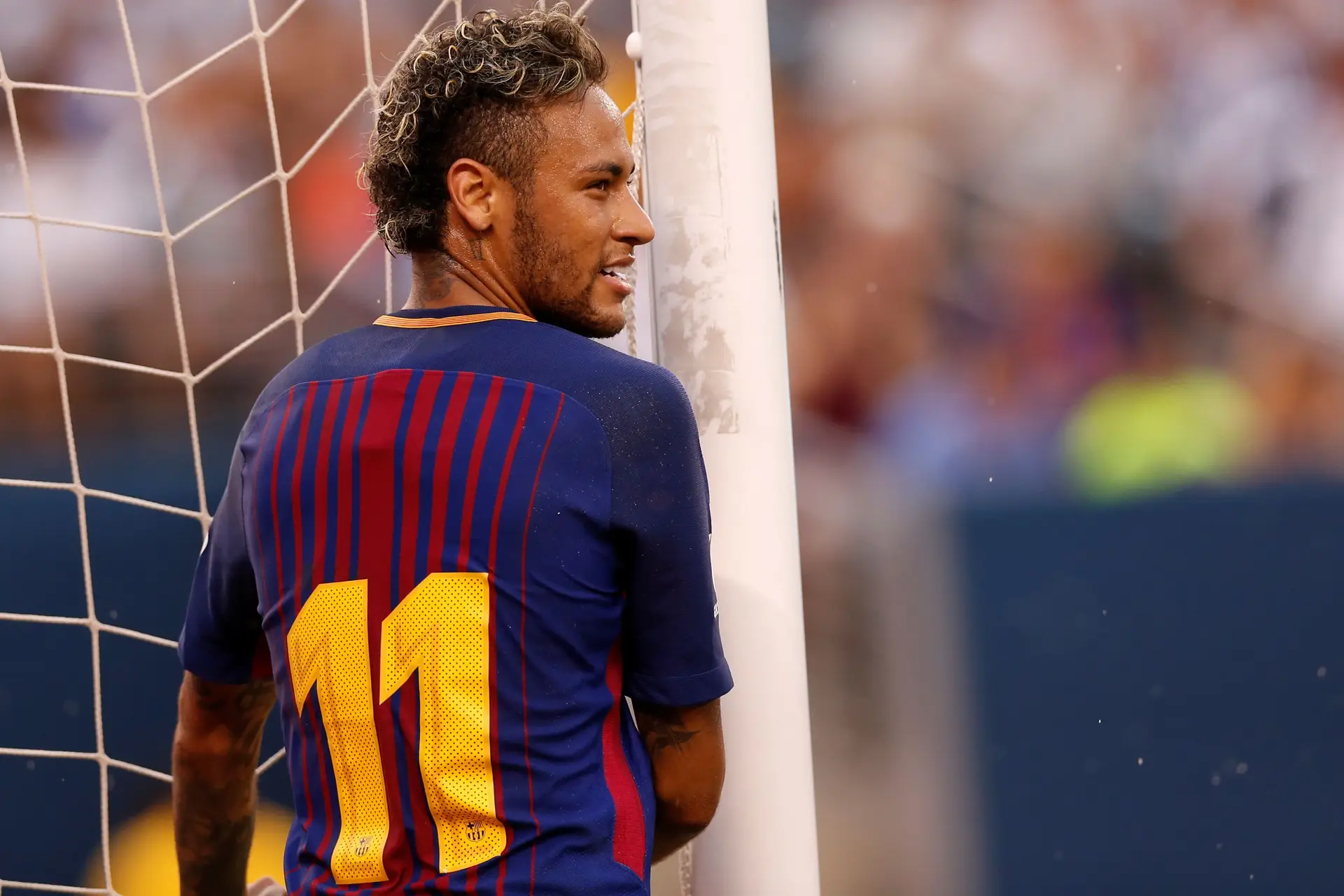 Patrocinador de Neymar cancela evento para jogador "gerir uma transferência"